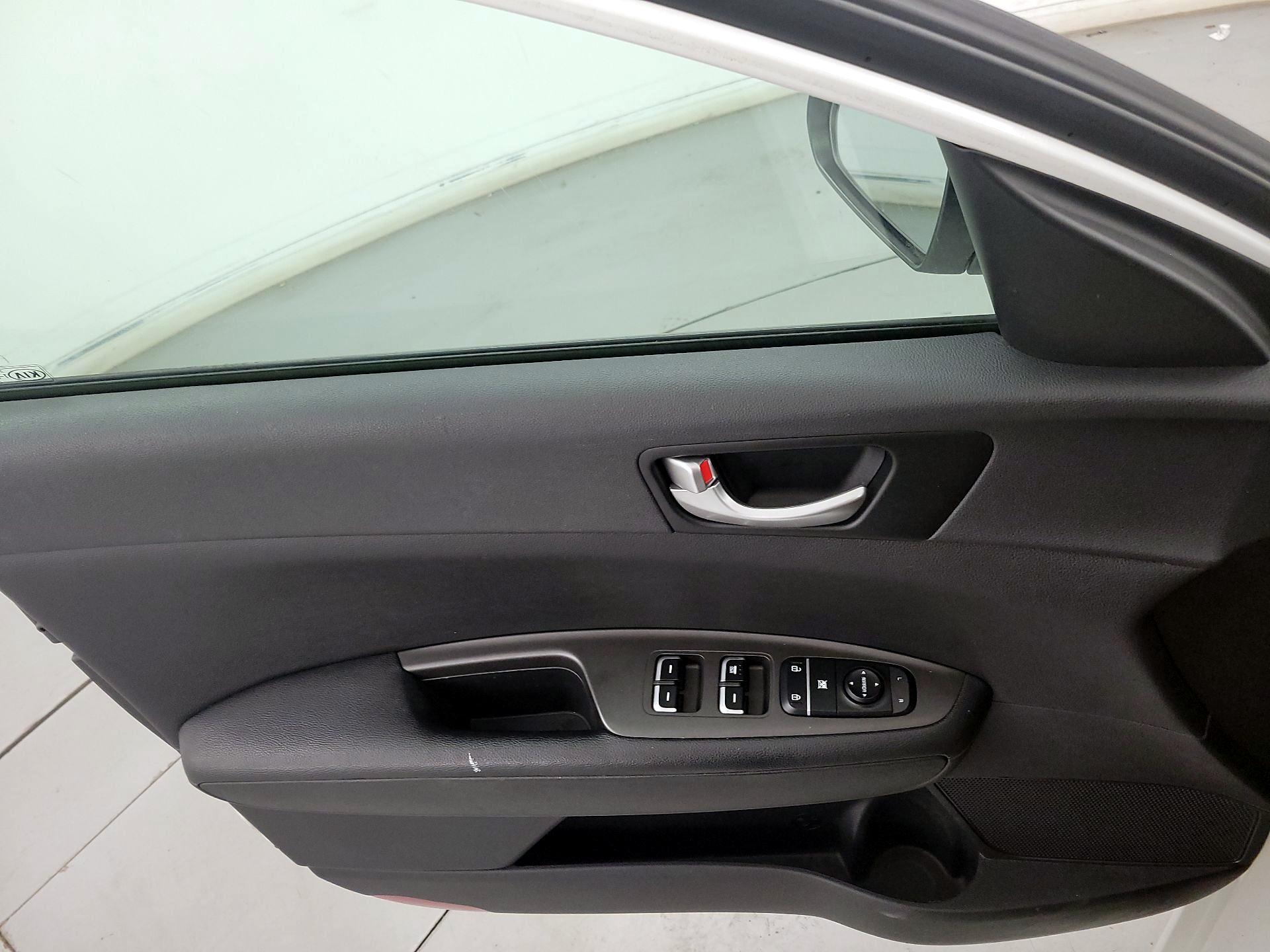 Thumbnail: 2016 Kia Optima - 12
