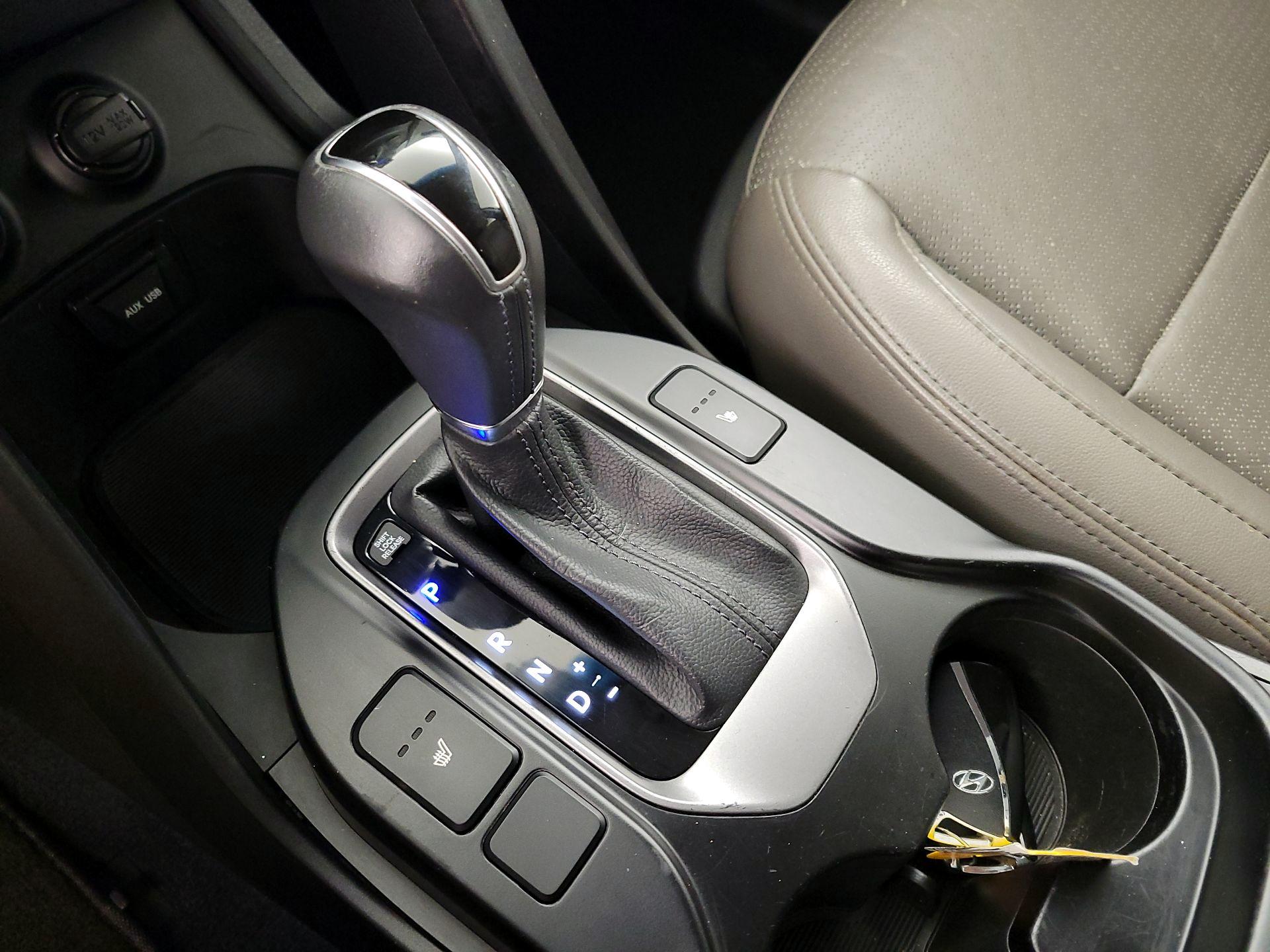 Thumbnail: 2013 Hyundai Santa Fe - 17