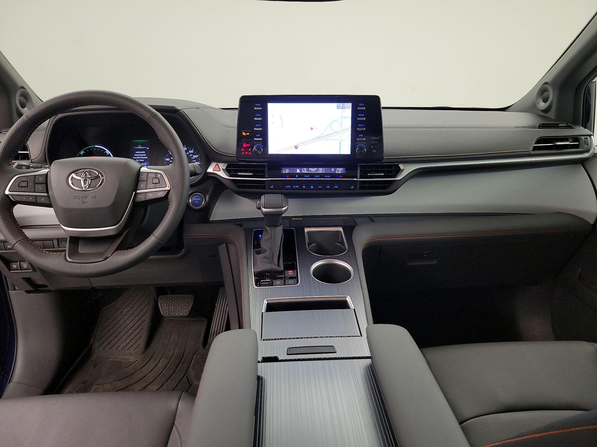 Thumbnail: 2024 Toyota Sienna - 9