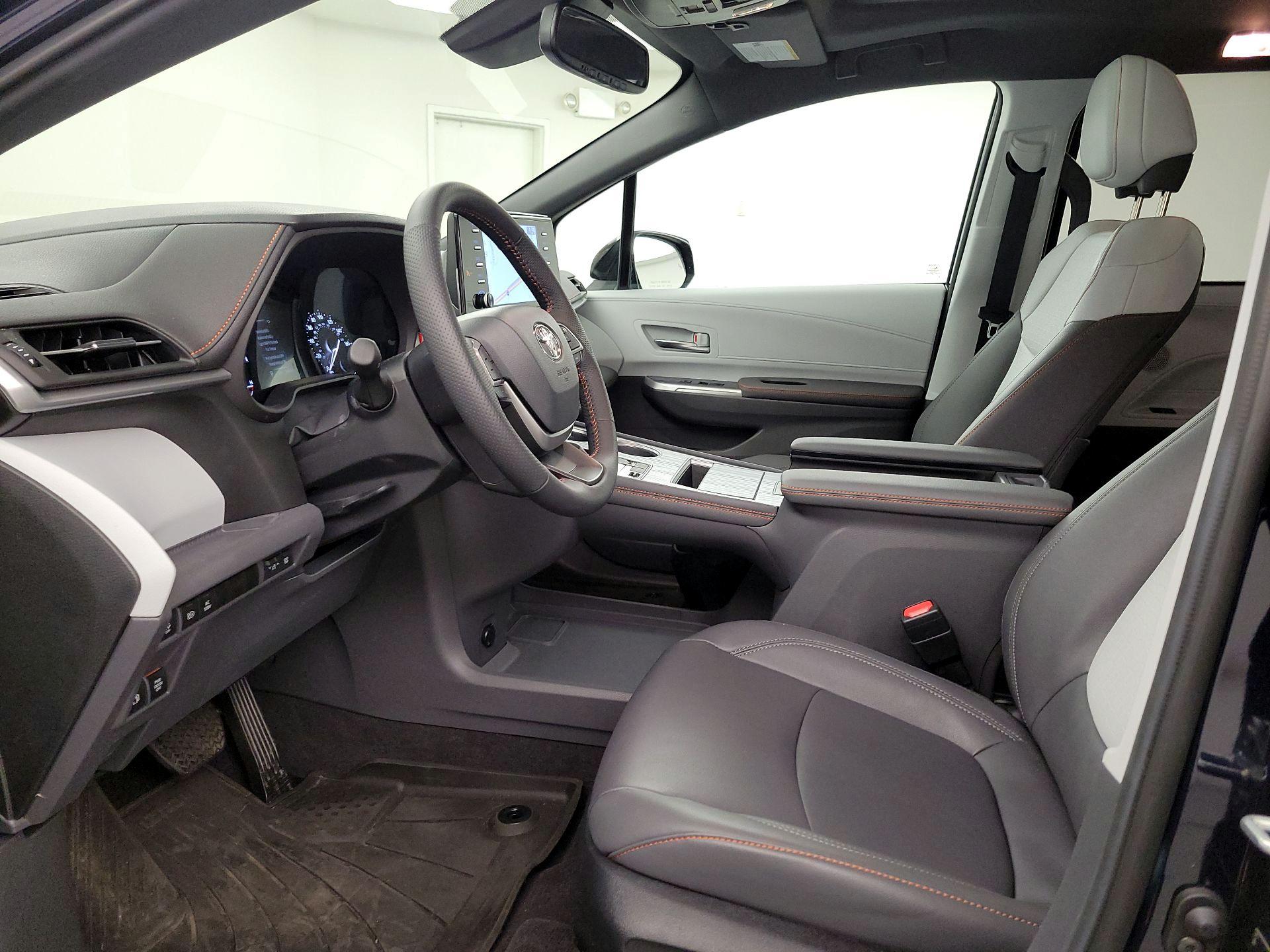Thumbnail: 2024 Toyota Sienna - 11