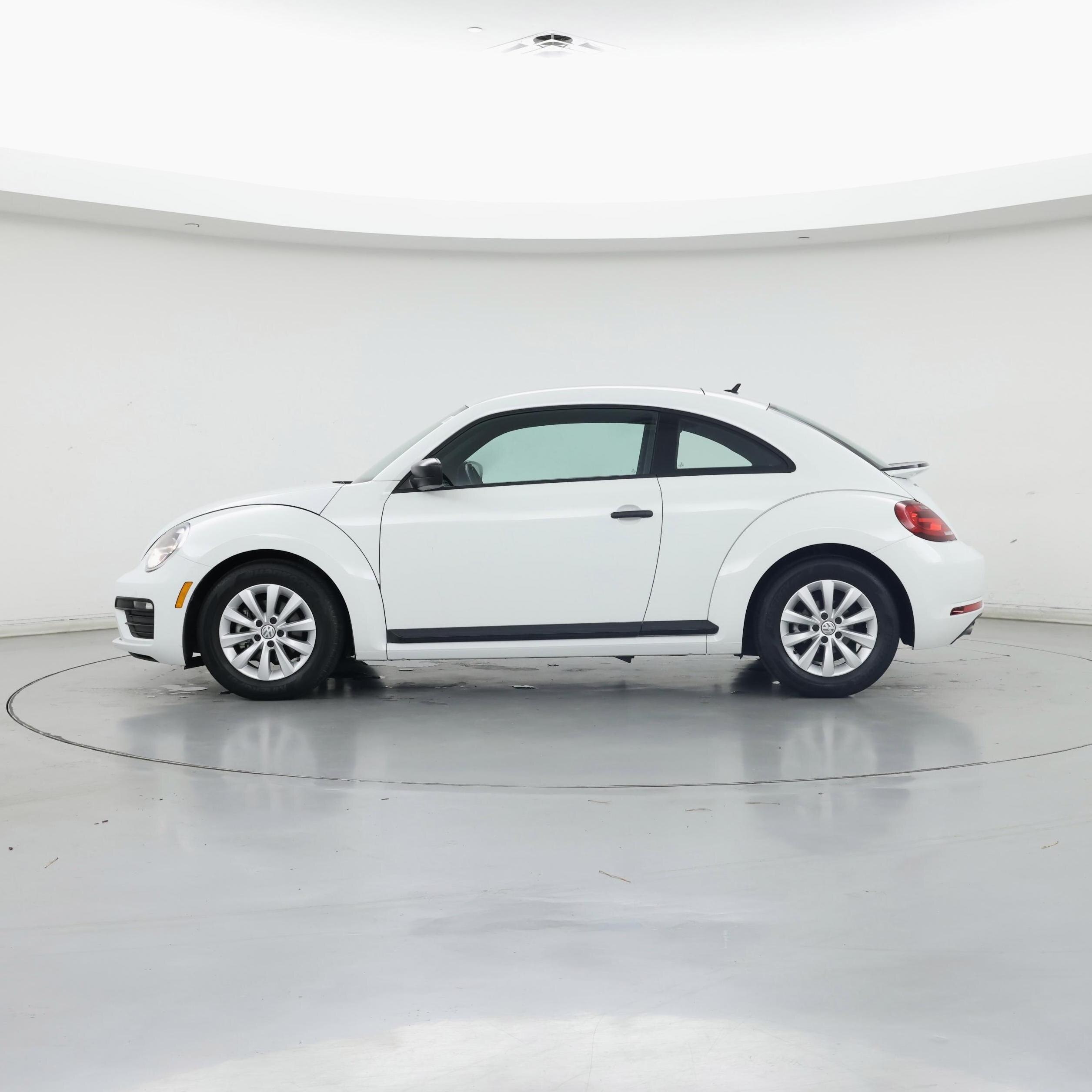 Thumbnail: 2018 Volkswagen Beetle - 3