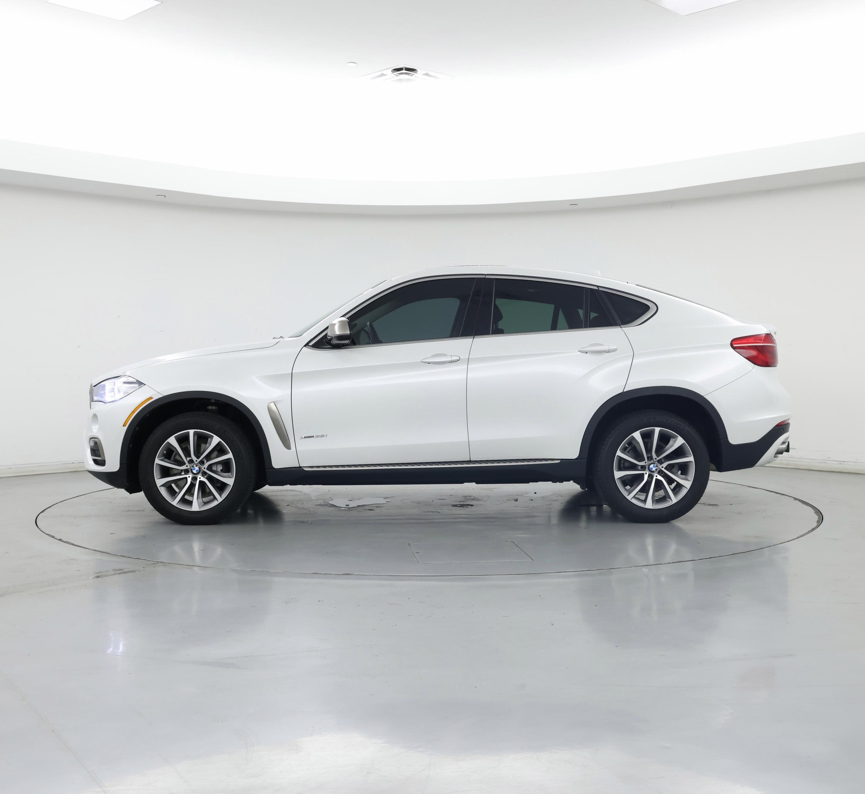 Thumbnail: 2015 BMW X6 - 3