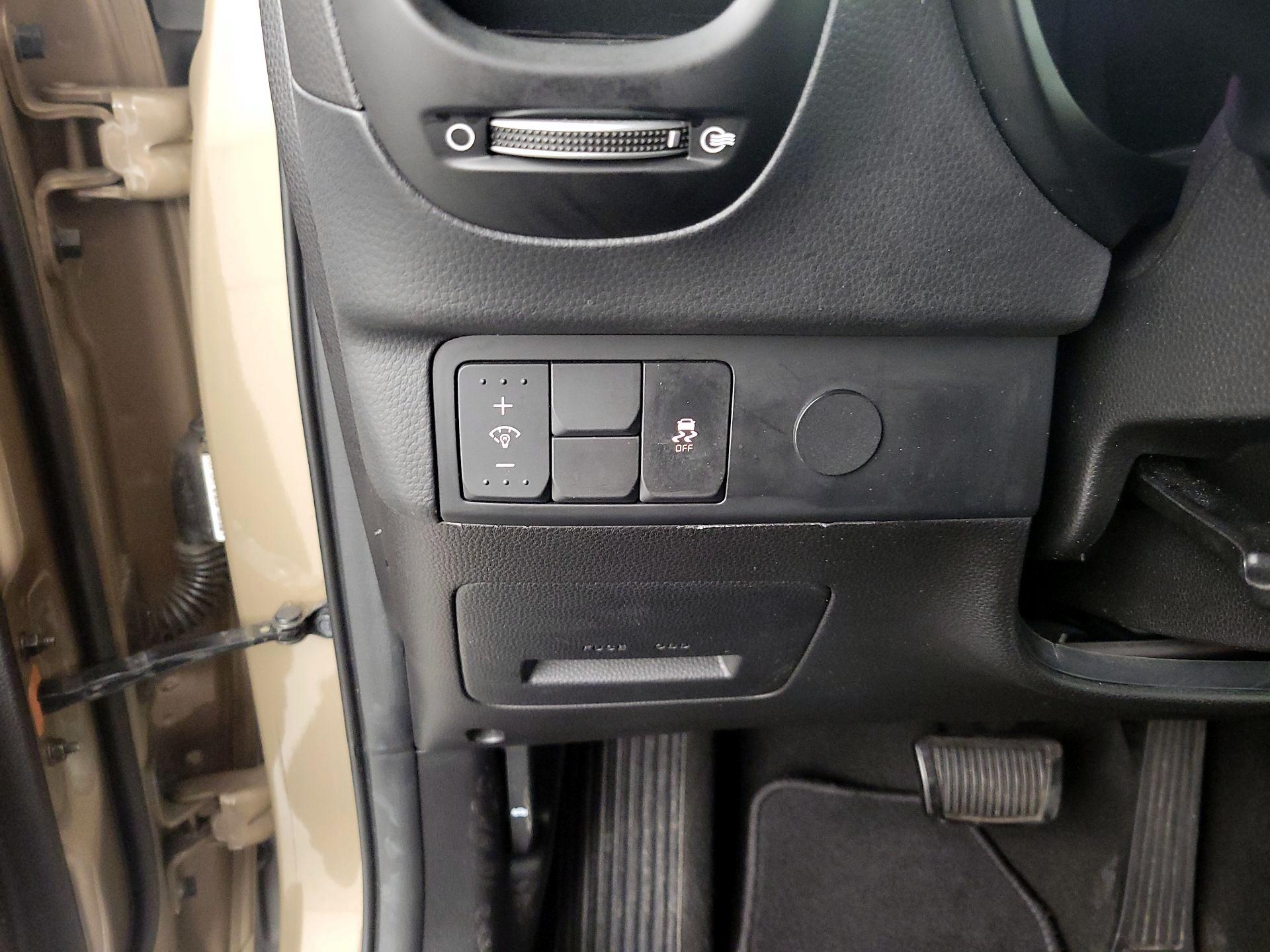 Thumbnail: 2015 Kia Soul - 13