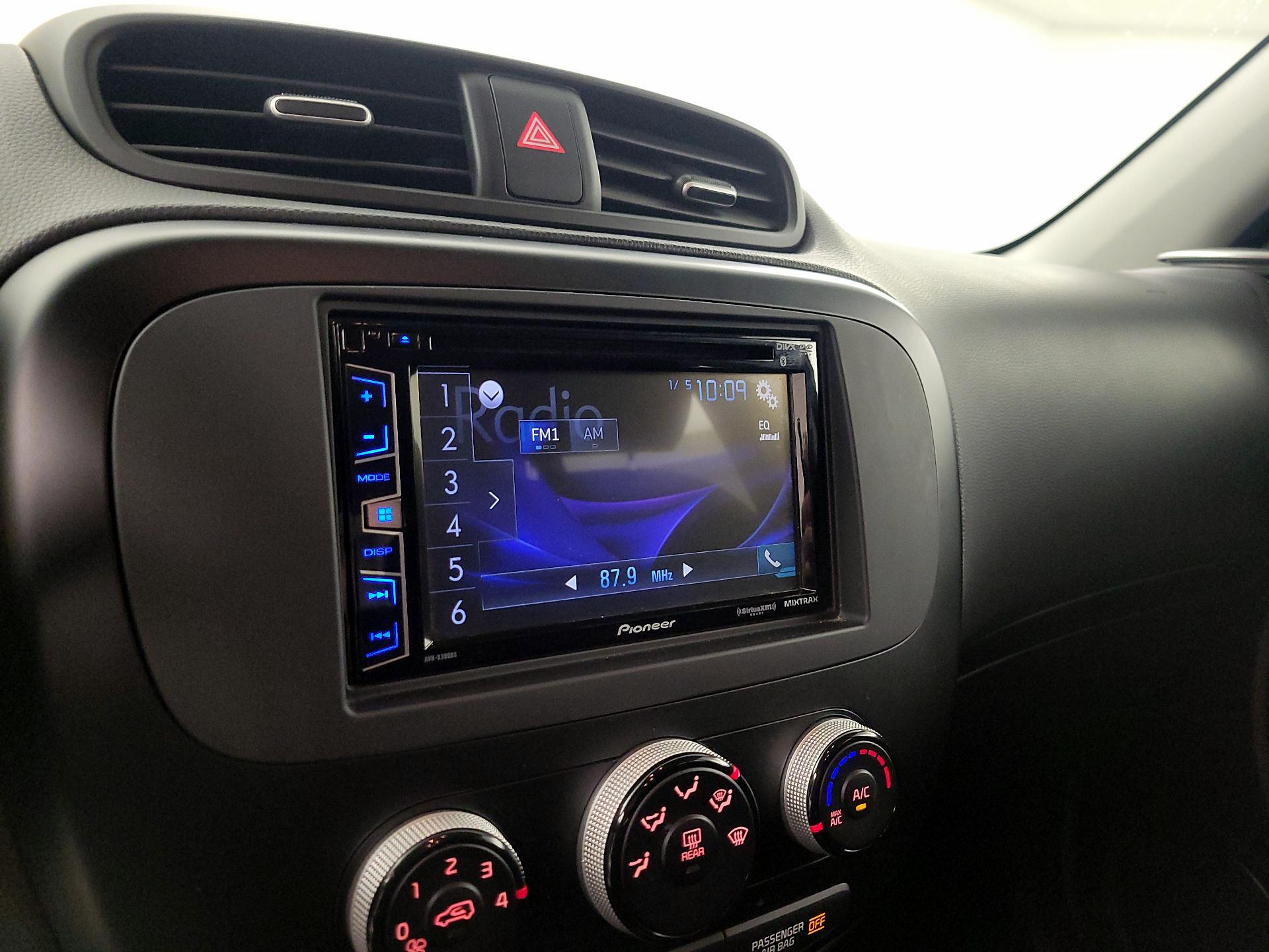 Thumbnail: 2015 Kia Soul - 15
