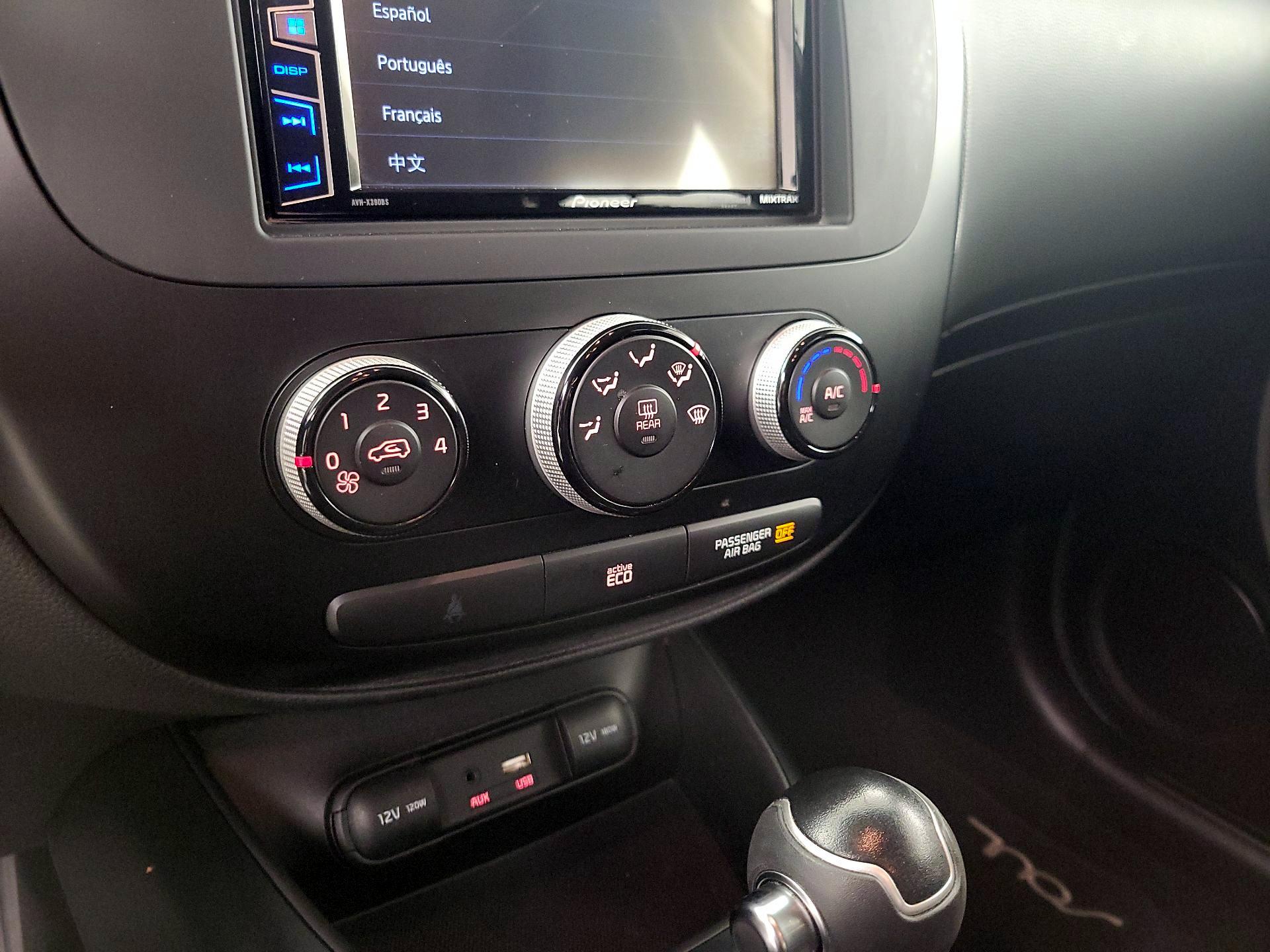 Thumbnail: 2015 Kia Soul - 16