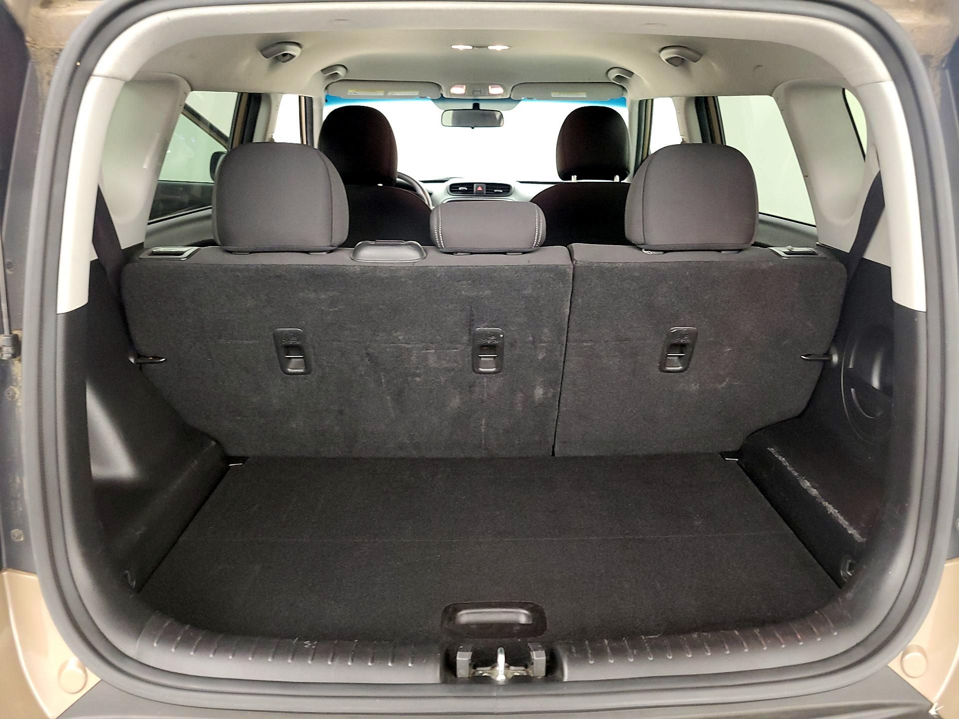 Thumbnail: 2015 Kia Soul - 20