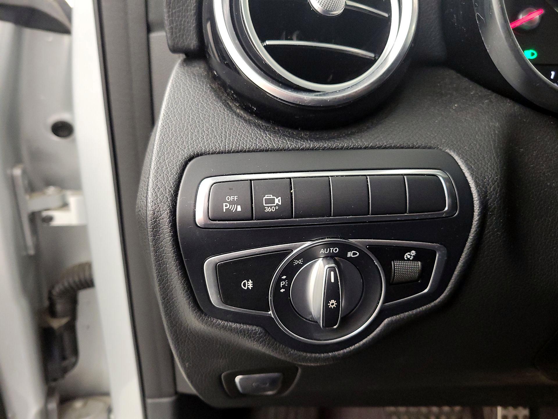 Thumbnail: 2019 Mercedes-Benz GLC - 13