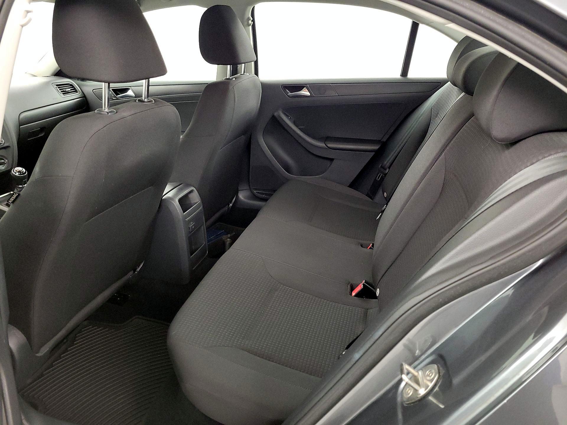 Thumbnail: 2019 Nissan Sentra - 18