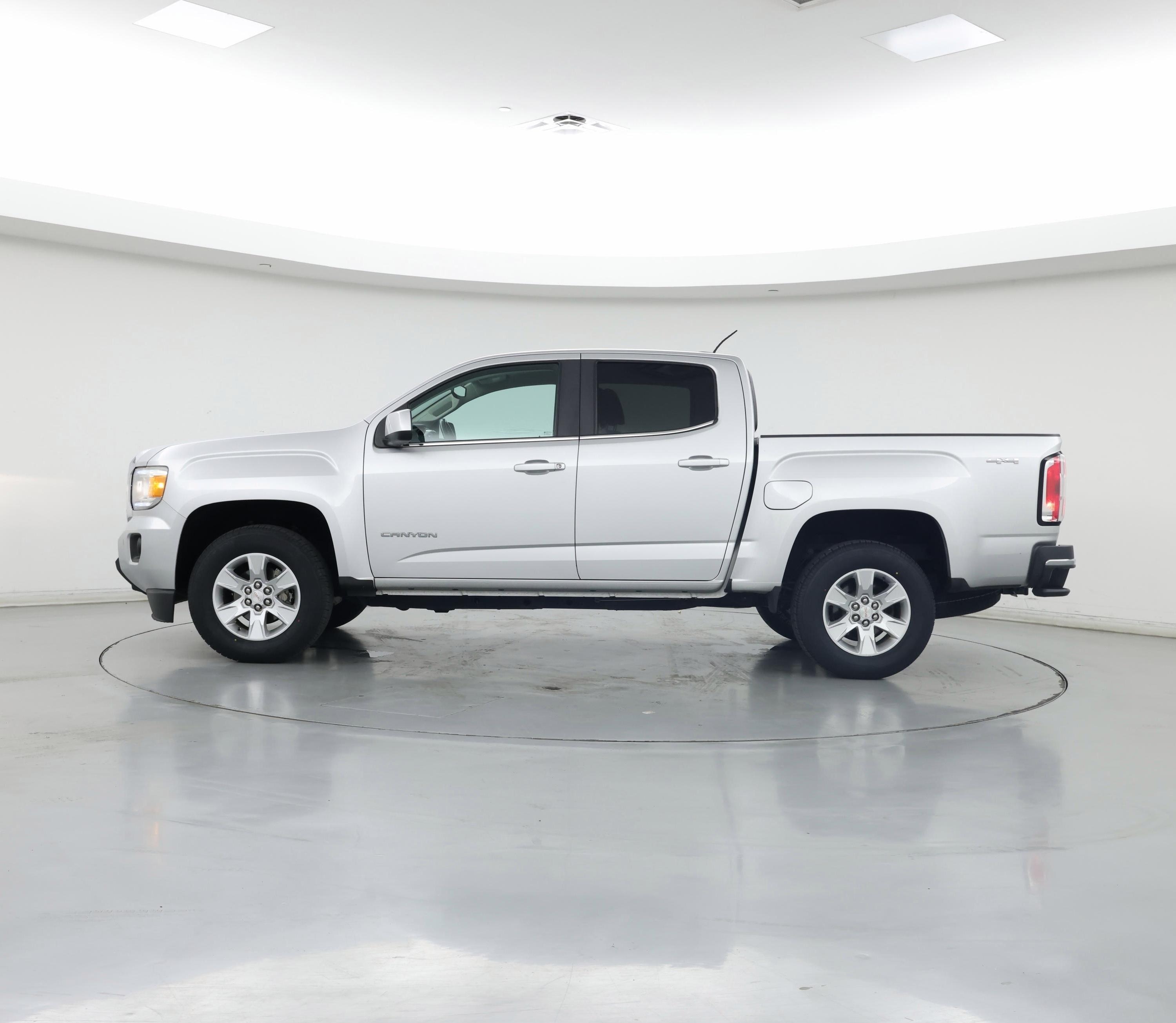 Thumbnail: 2018 GMC Canyon - 3