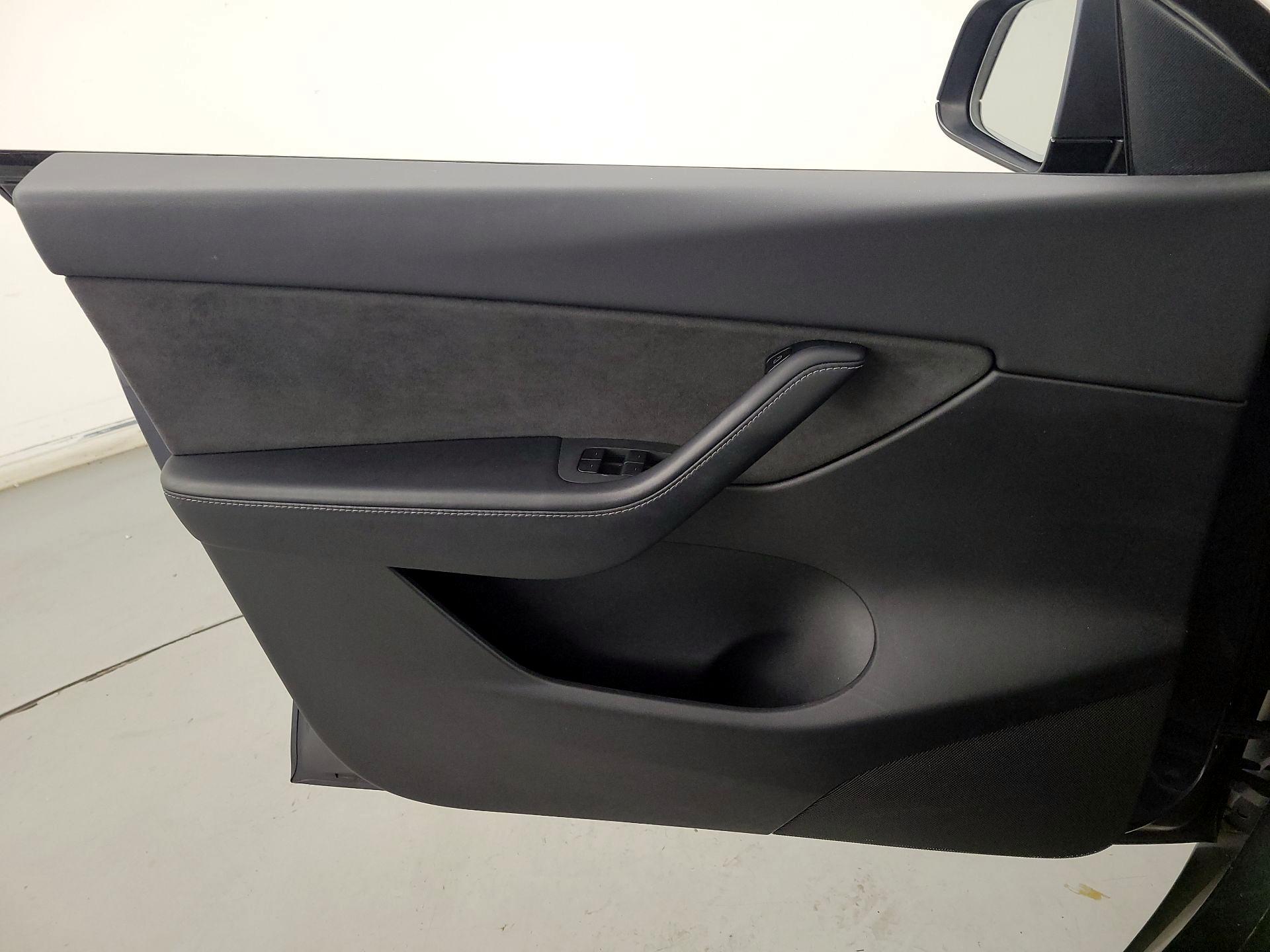 Thumbnail: 2021 Tesla Model Y - 12
