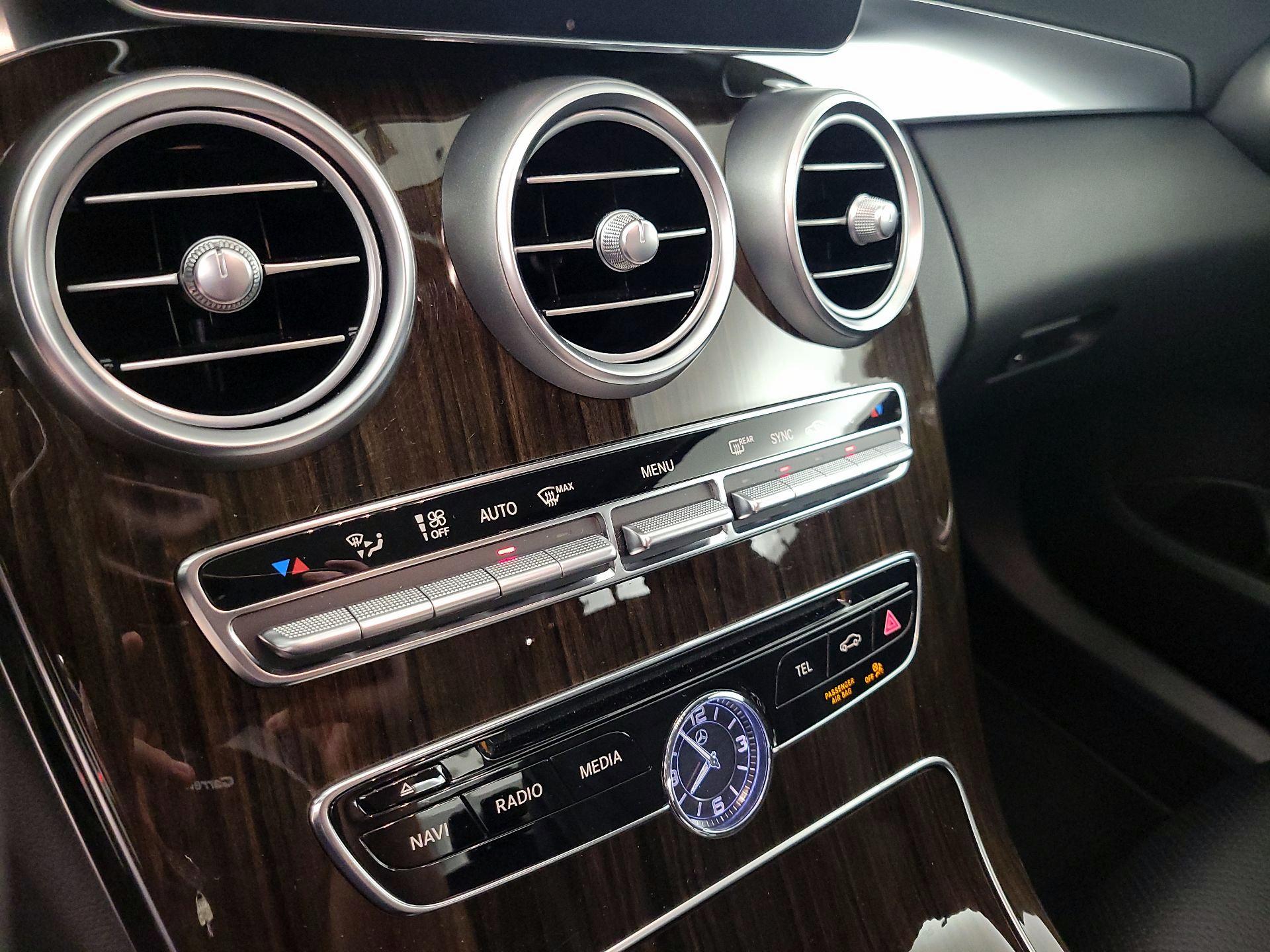 Thumbnail: 2015 Mercedes-Benz C-Class - 17