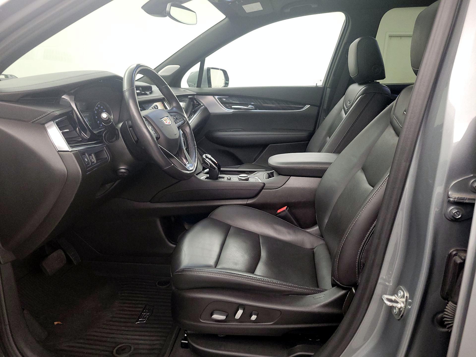 Thumbnail: 2023 Cadillac XT6 - 11