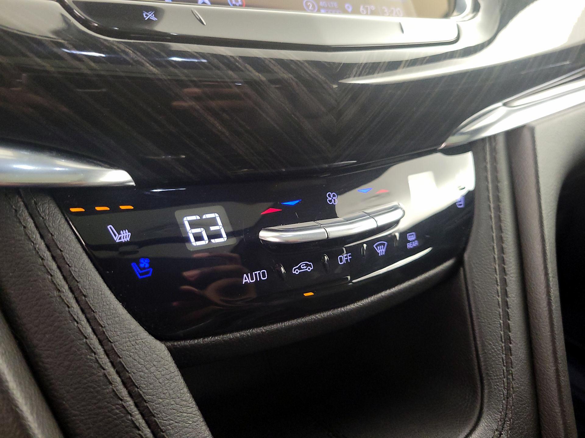 Thumbnail: 2023 Cadillac XT6 - 17