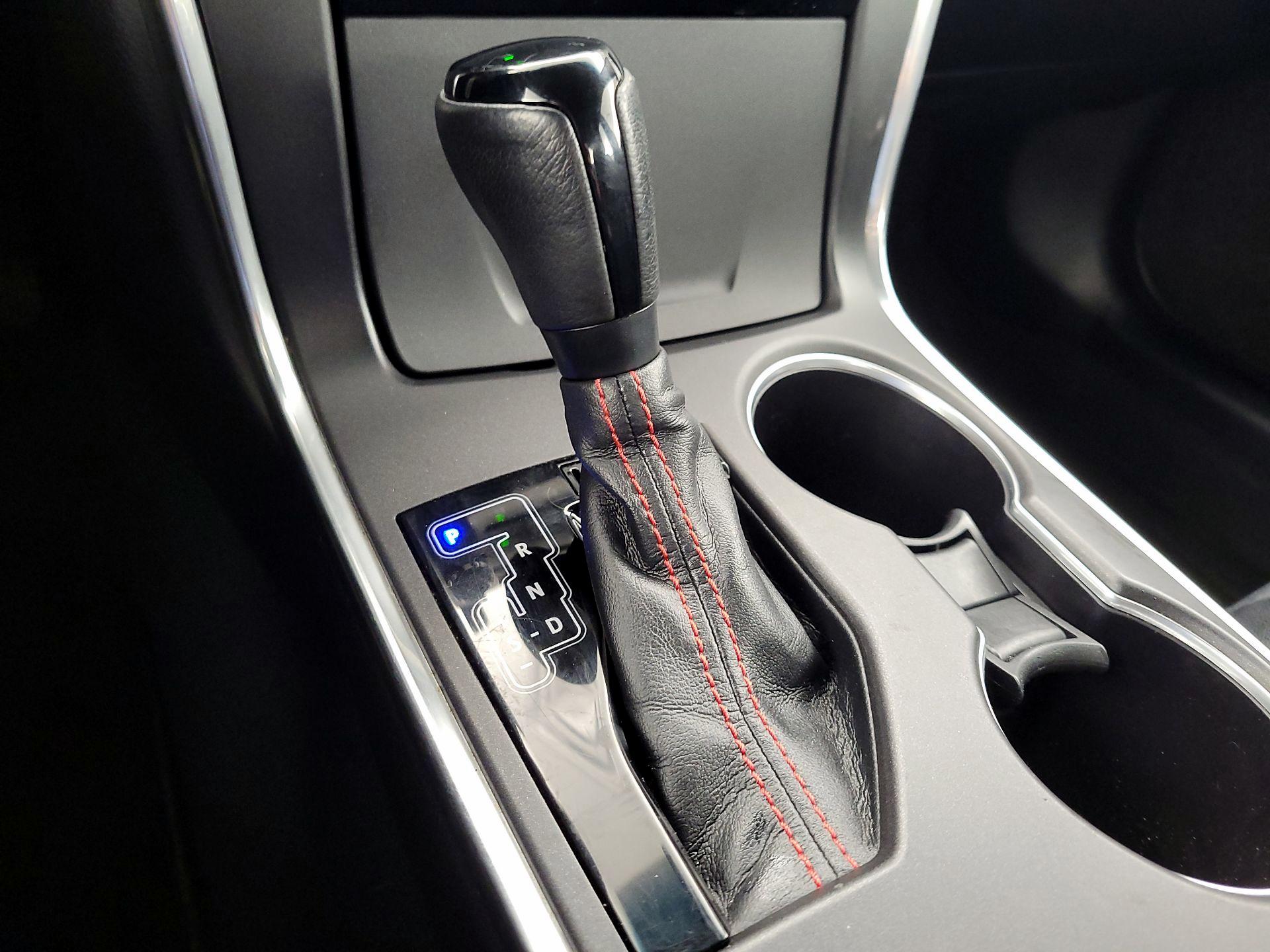 Thumbnail: 2015 Toyota Camry - 17