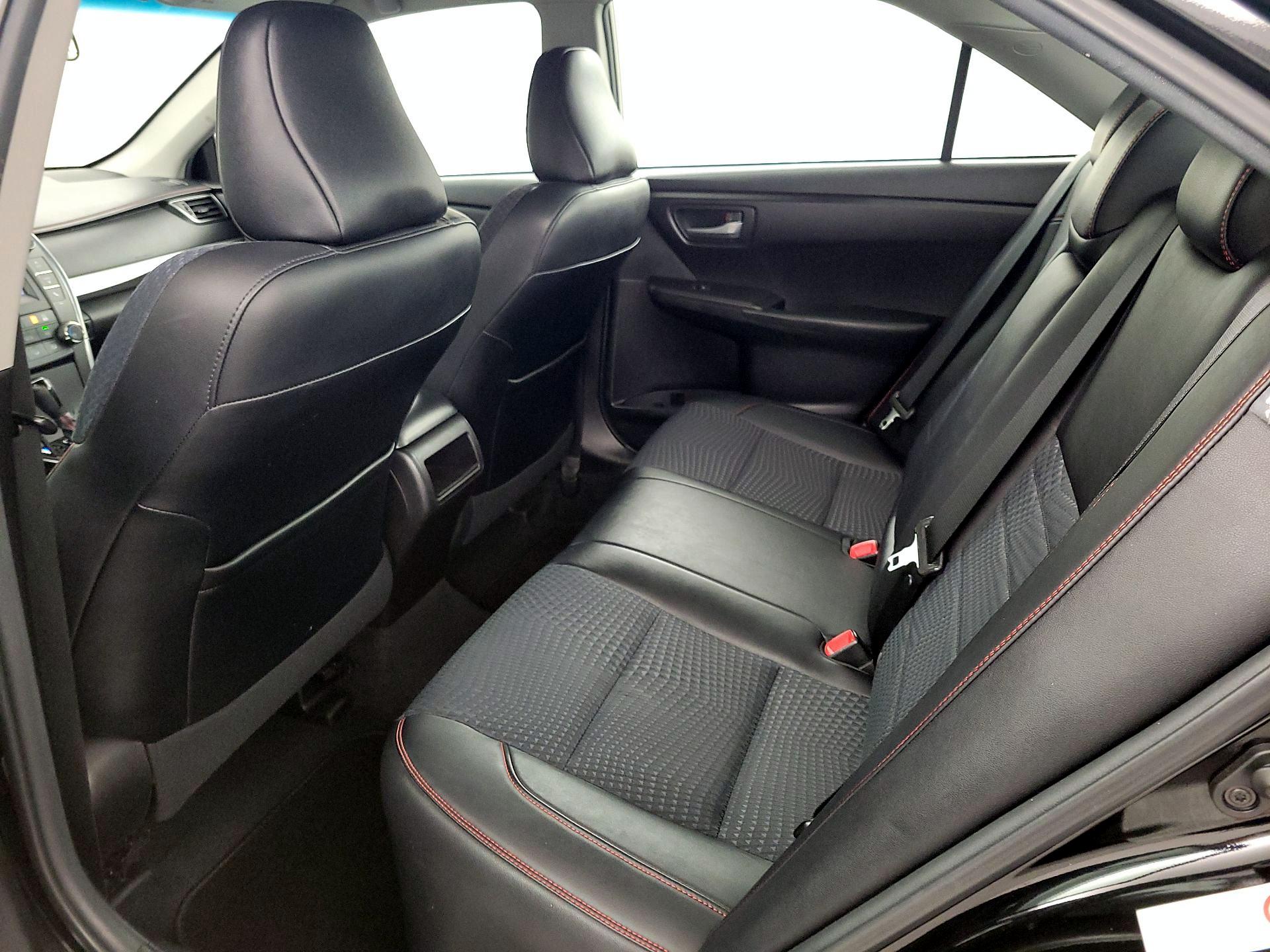 Thumbnail: 2015 Toyota Camry - 18