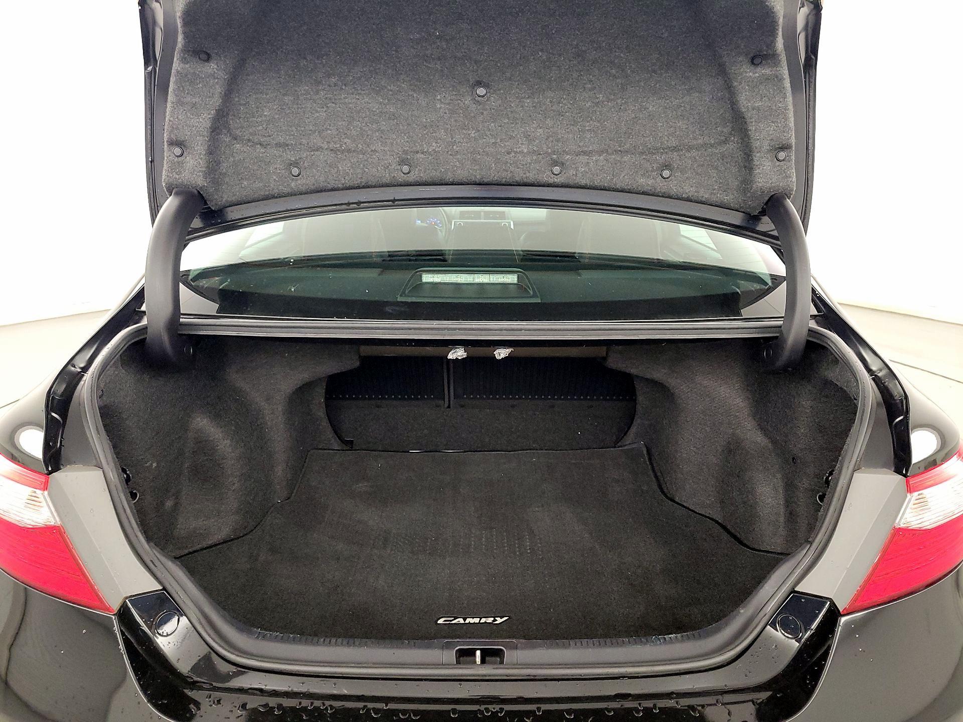 Thumbnail: 2015 Toyota Camry - 19