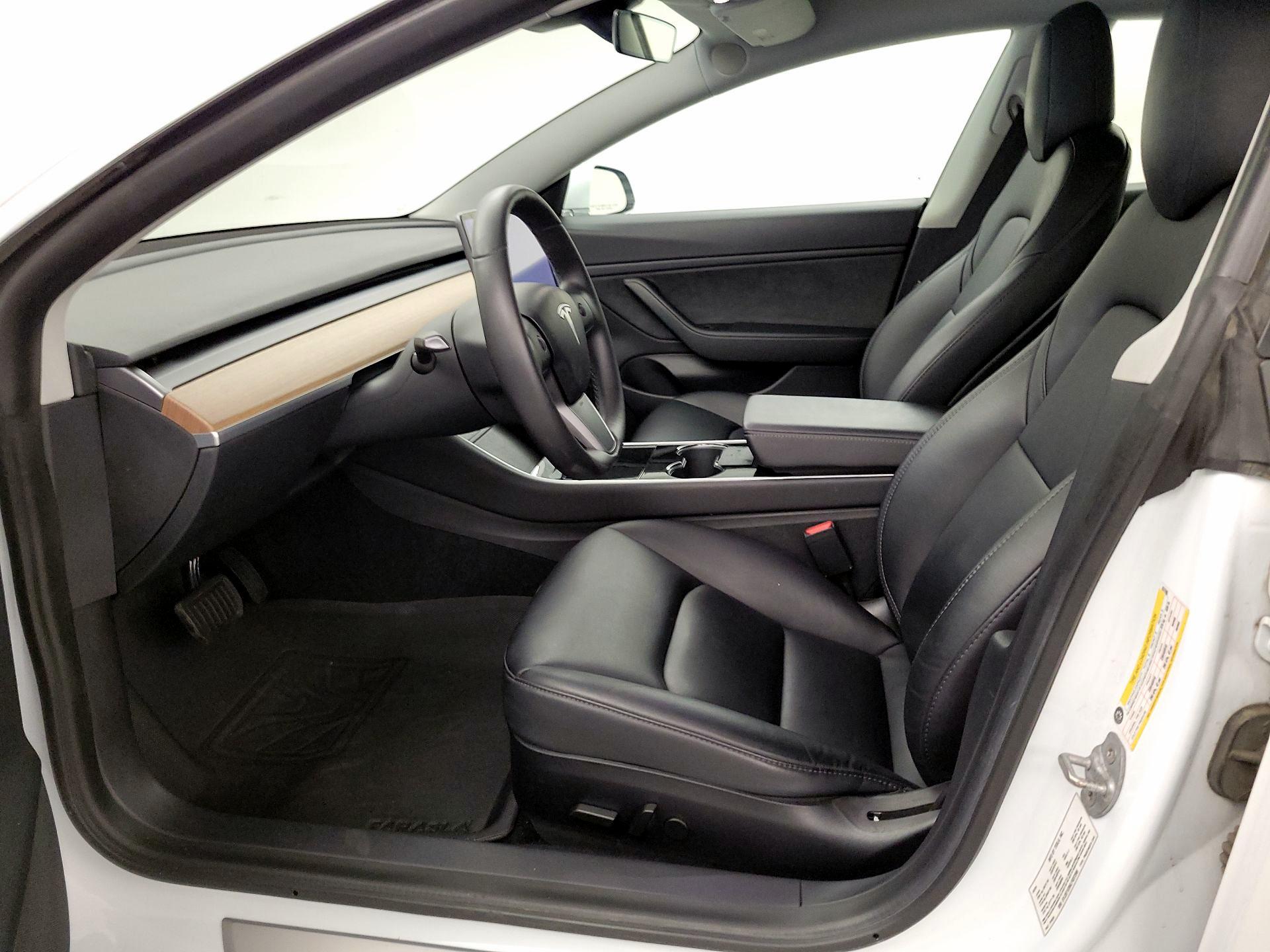 Thumbnail: 2020 Tesla Model 3 - 11