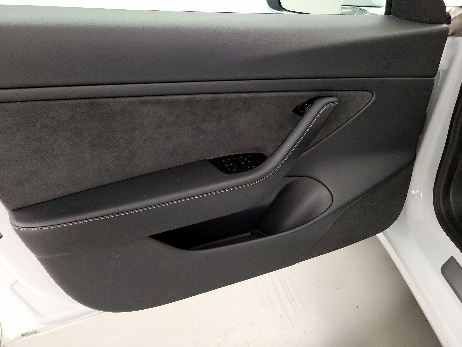 Thumbnail: 2020 Tesla Model 3 - 12