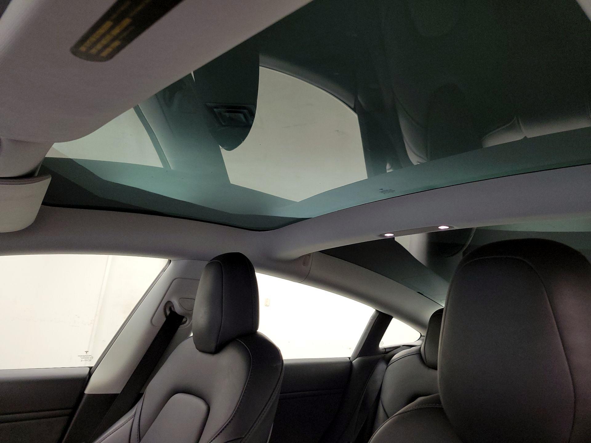 Thumbnail: 2020 Tesla Model 3 - 18