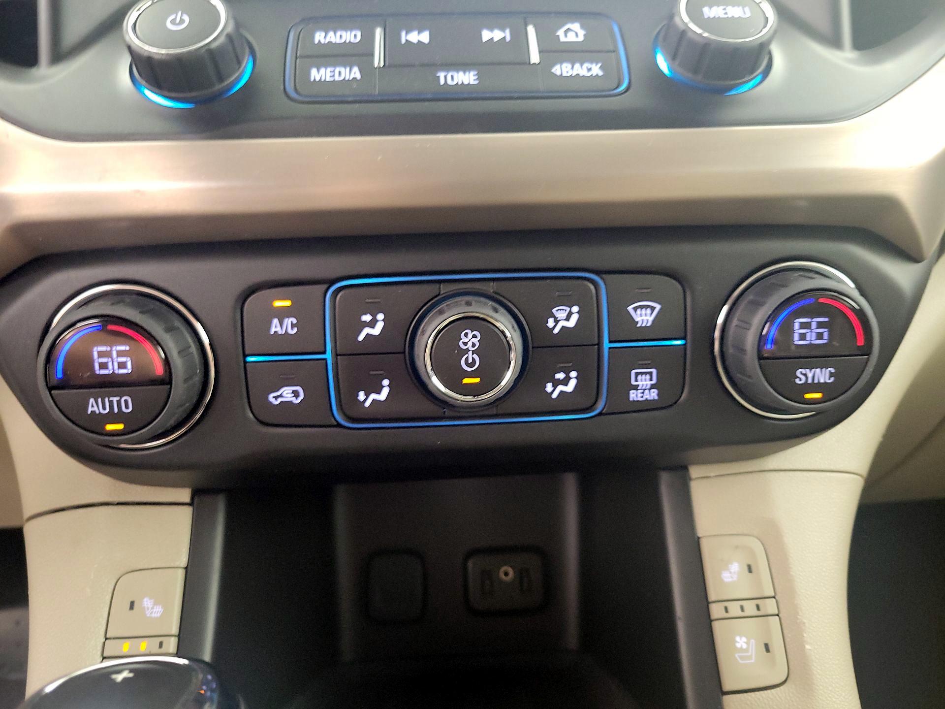 Thumbnail: 2019 GMC Acadia - 17