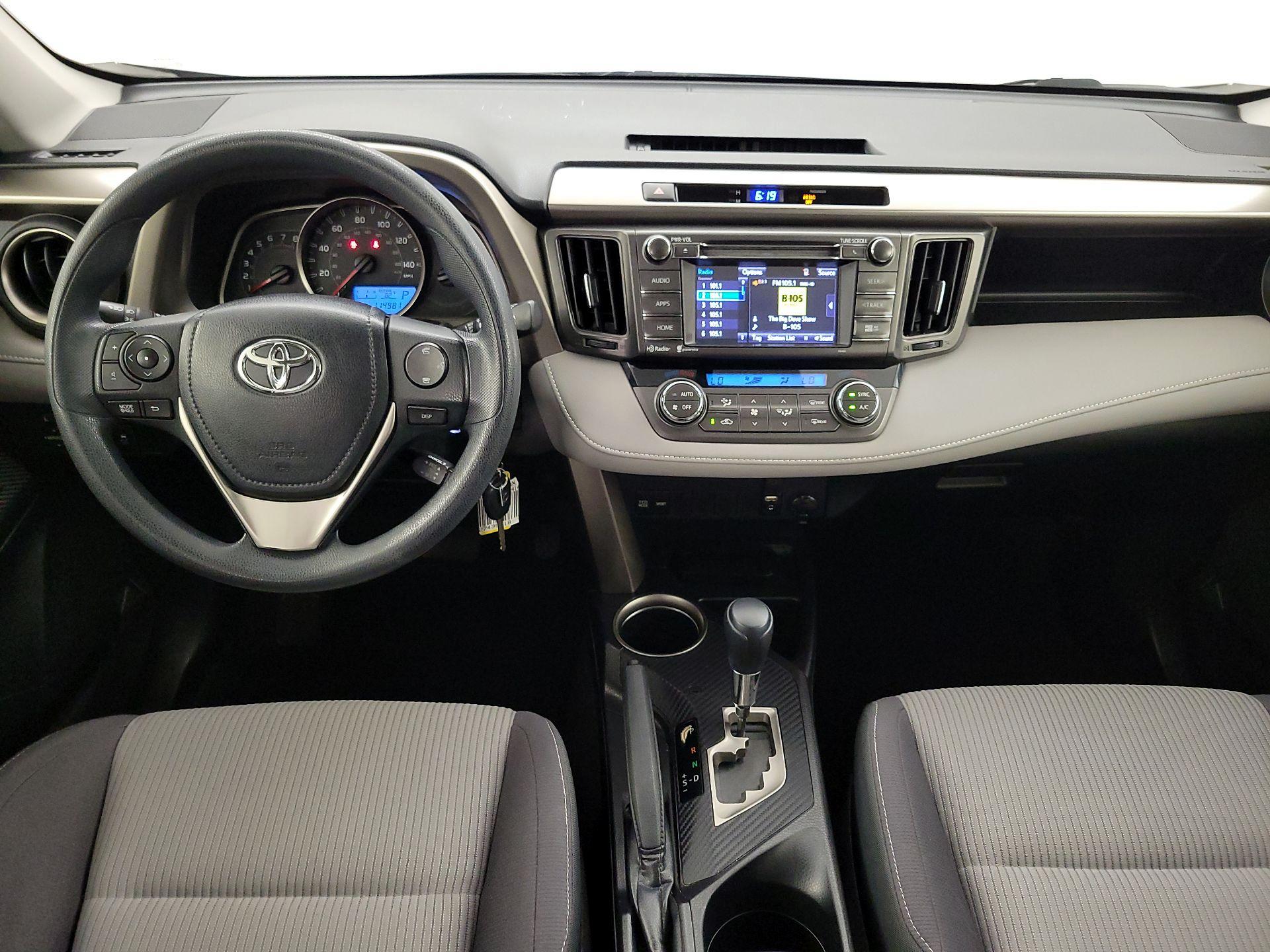 Thumbnail: 2015 Toyota RAV4 - 9