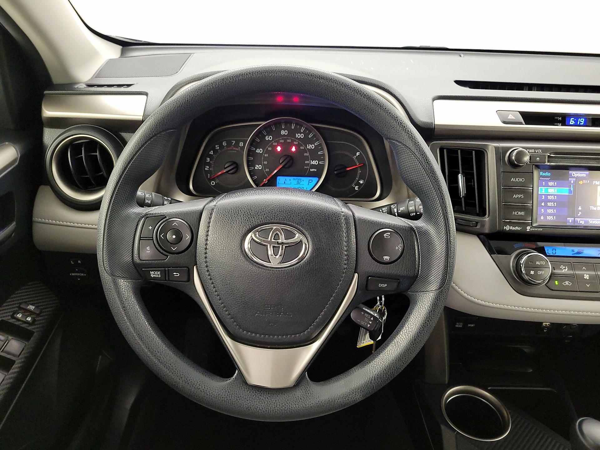 Thumbnail: 2015 Toyota RAV4 - 10