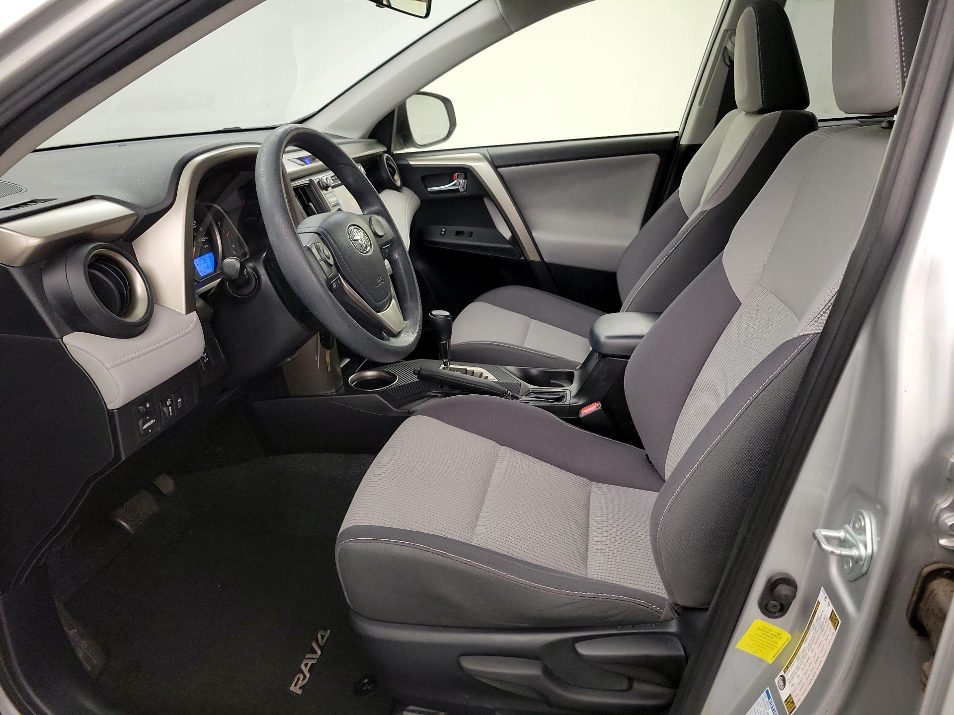 Thumbnail: 2015 Toyota RAV4 - 11