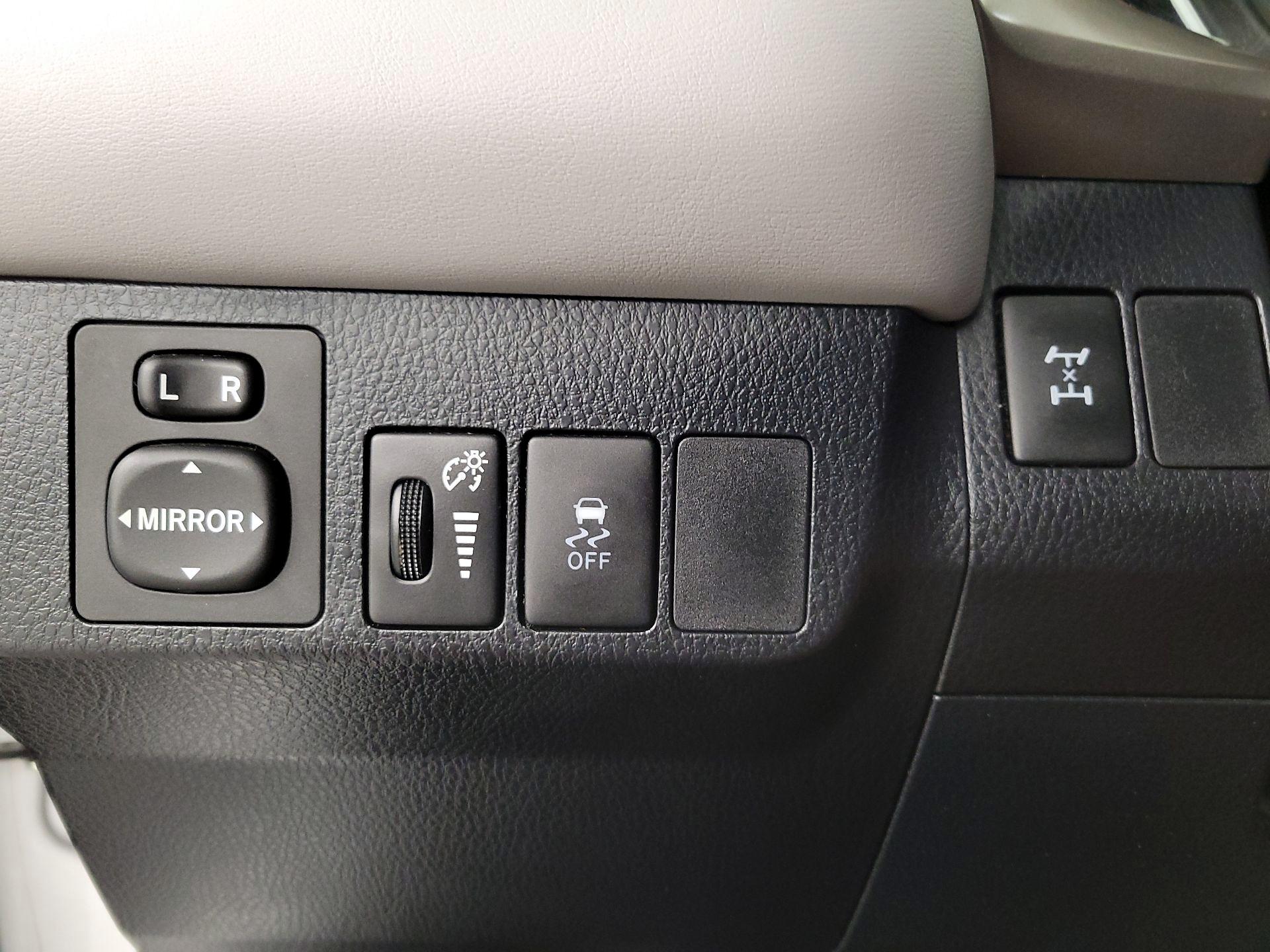 Thumbnail: 2015 Toyota RAV4 - 13