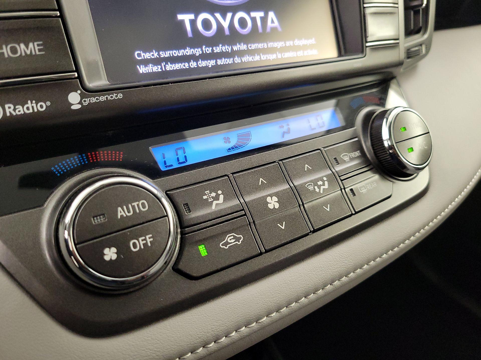 Thumbnail: 2015 Toyota RAV4 - 17