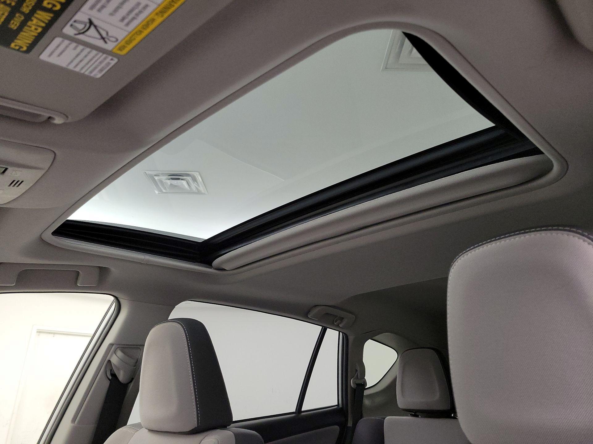 Thumbnail: 2015 Toyota RAV4 - 20