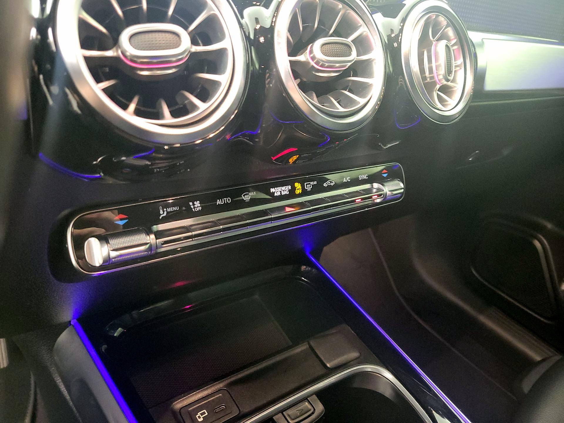 Thumbnail: 2021 Mercedes-Benz GLB - 16