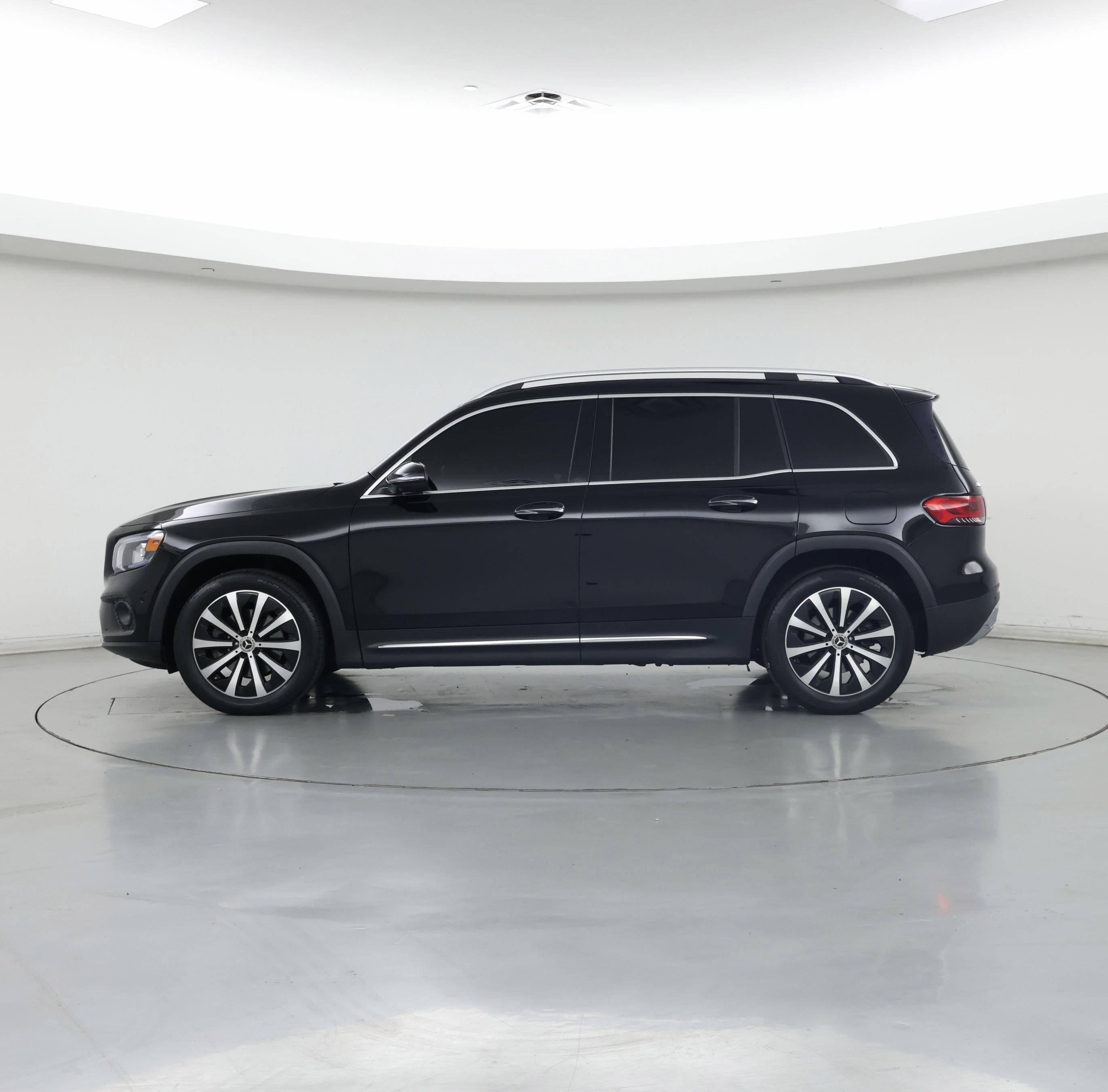 Thumbnail: 2021 Mercedes-Benz GLB - 3