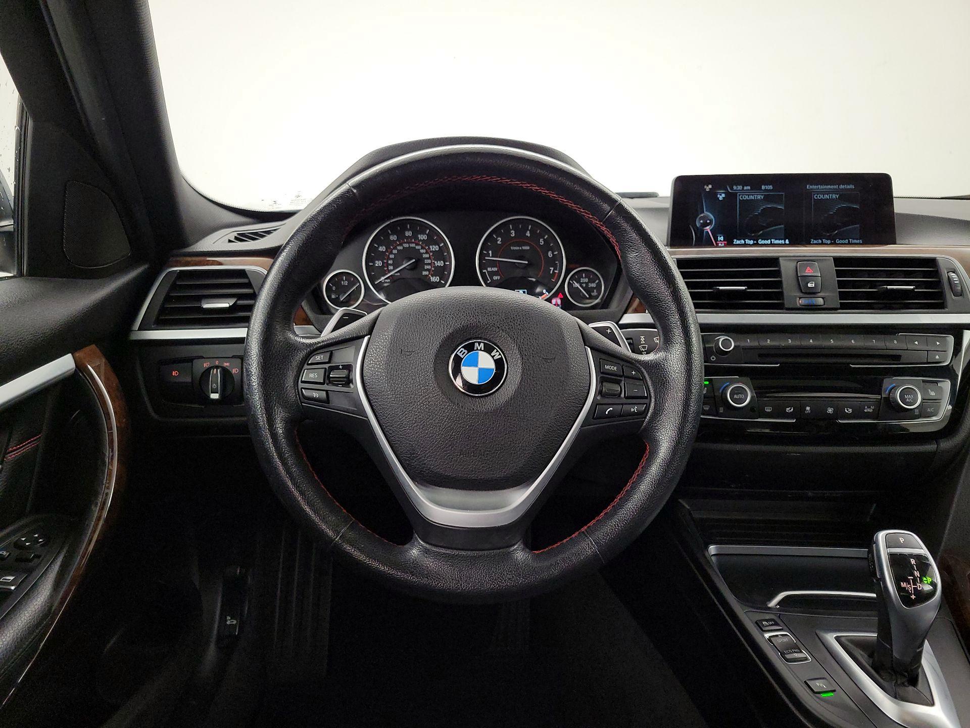 Thumbnail: 2016 BMW 3 Series - 10
