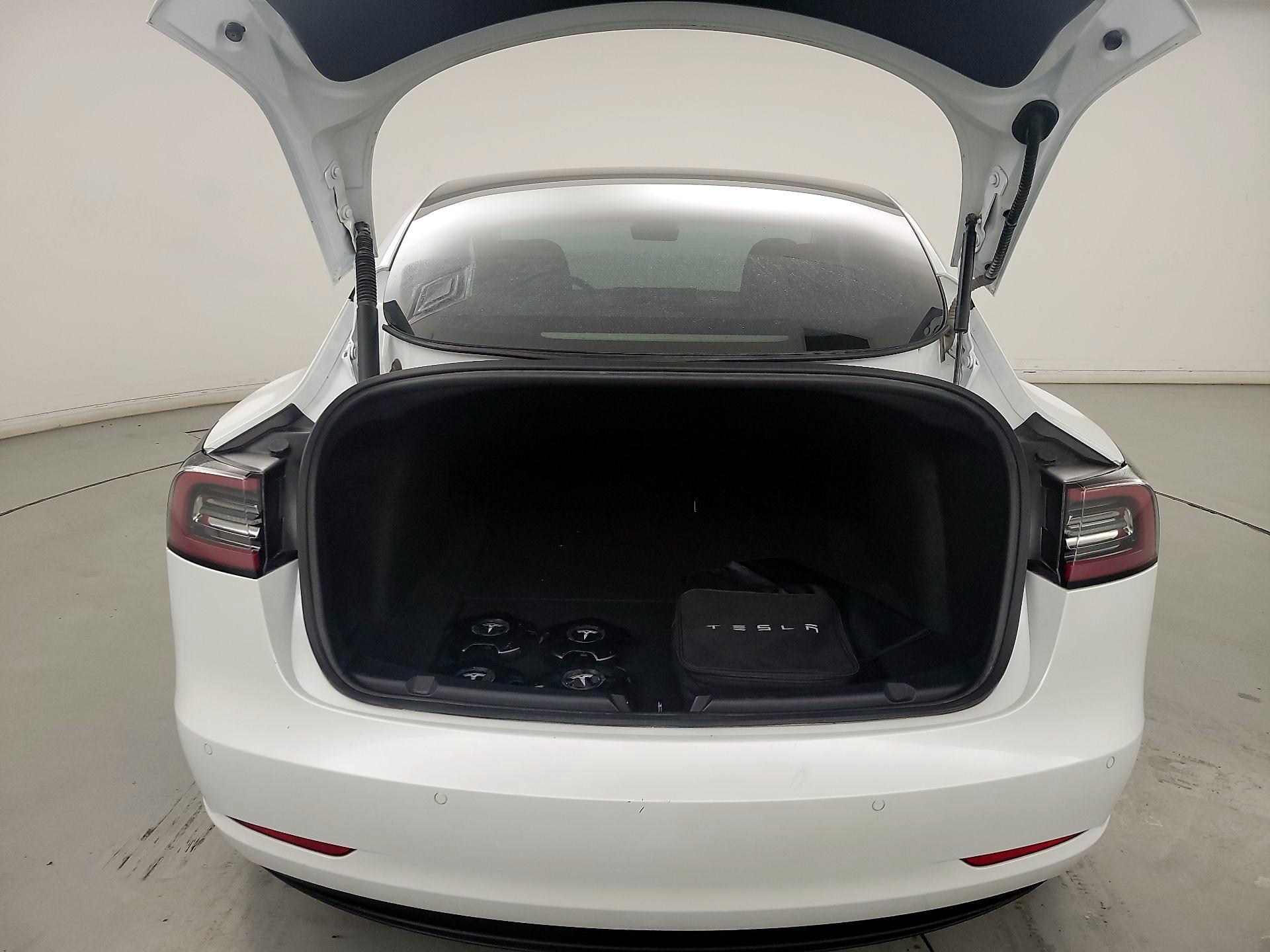 Thumbnail: 2021 Tesla Model 3 - 20