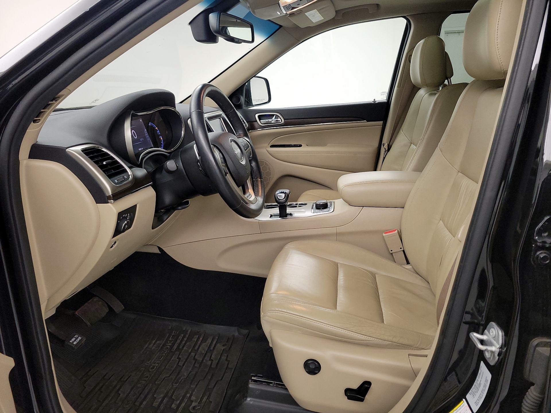Thumbnail: 2015 Jeep Grand Cherokee - 11