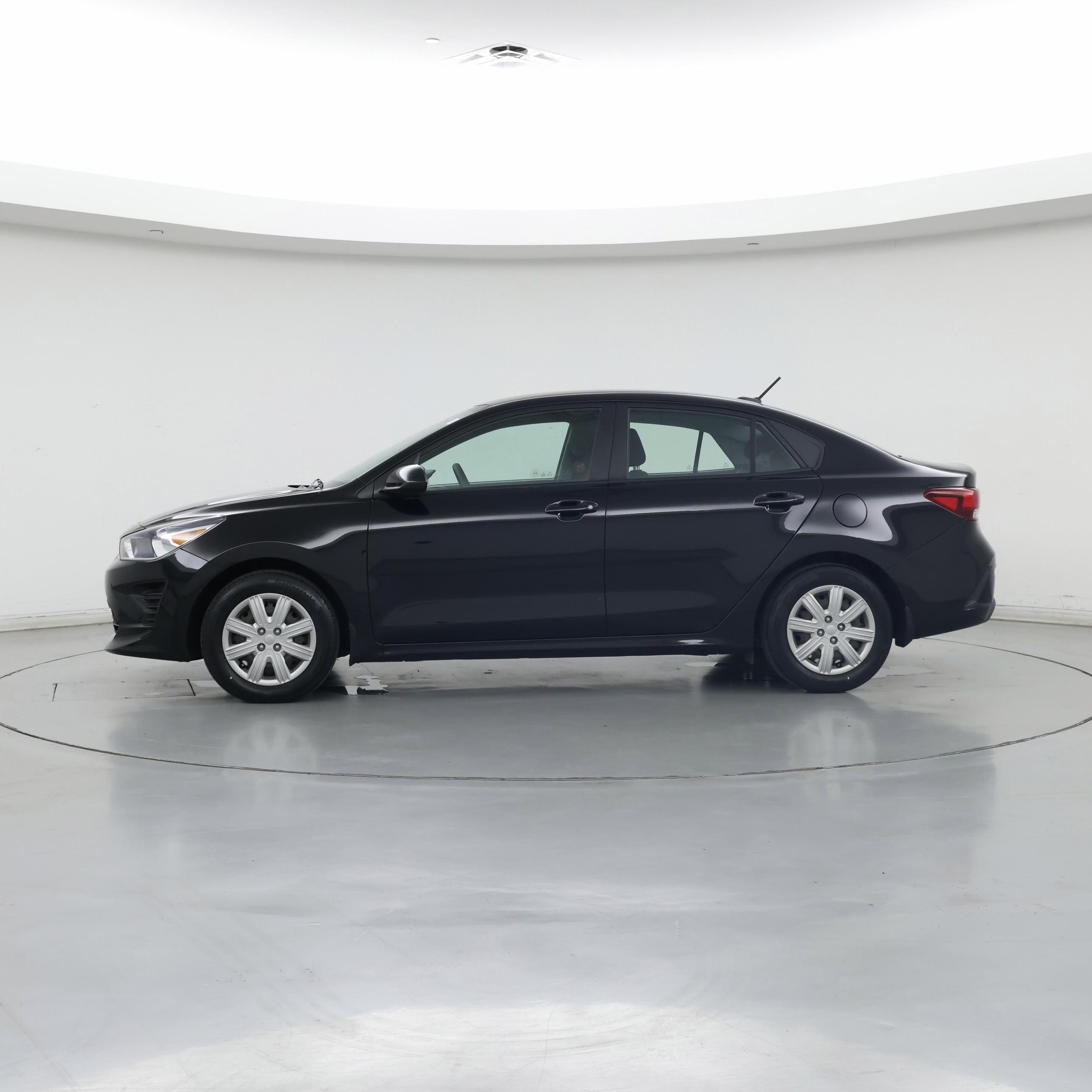 Thumbnail: 2021 Kia Rio - 3