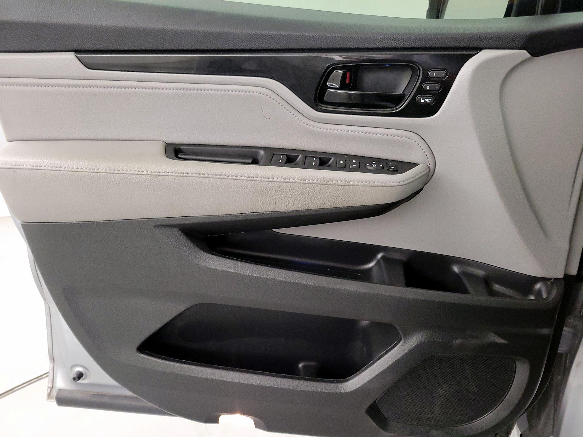 Thumbnail: 2022 Honda Odyssey - 12