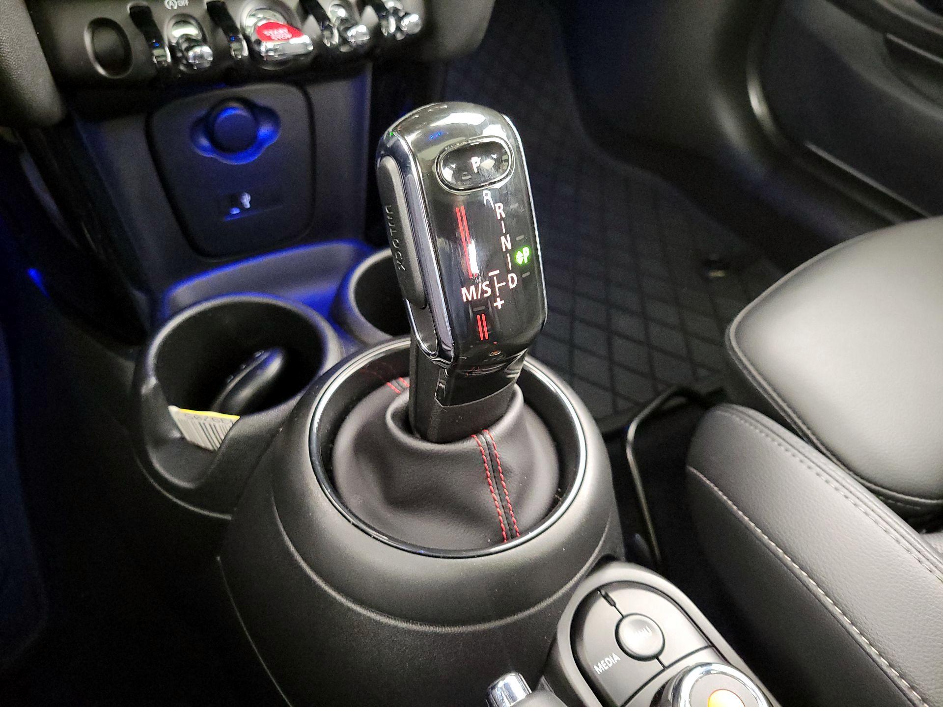 Thumbnail: 2020 MINI Cooper Hardtop - 17