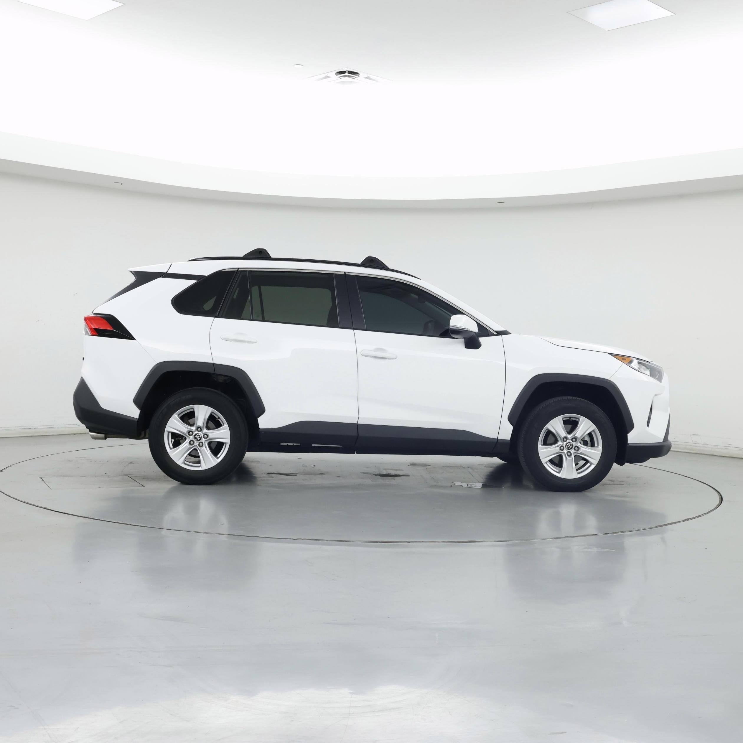 Thumbnail: 2021 Toyota RAV4 - 7
