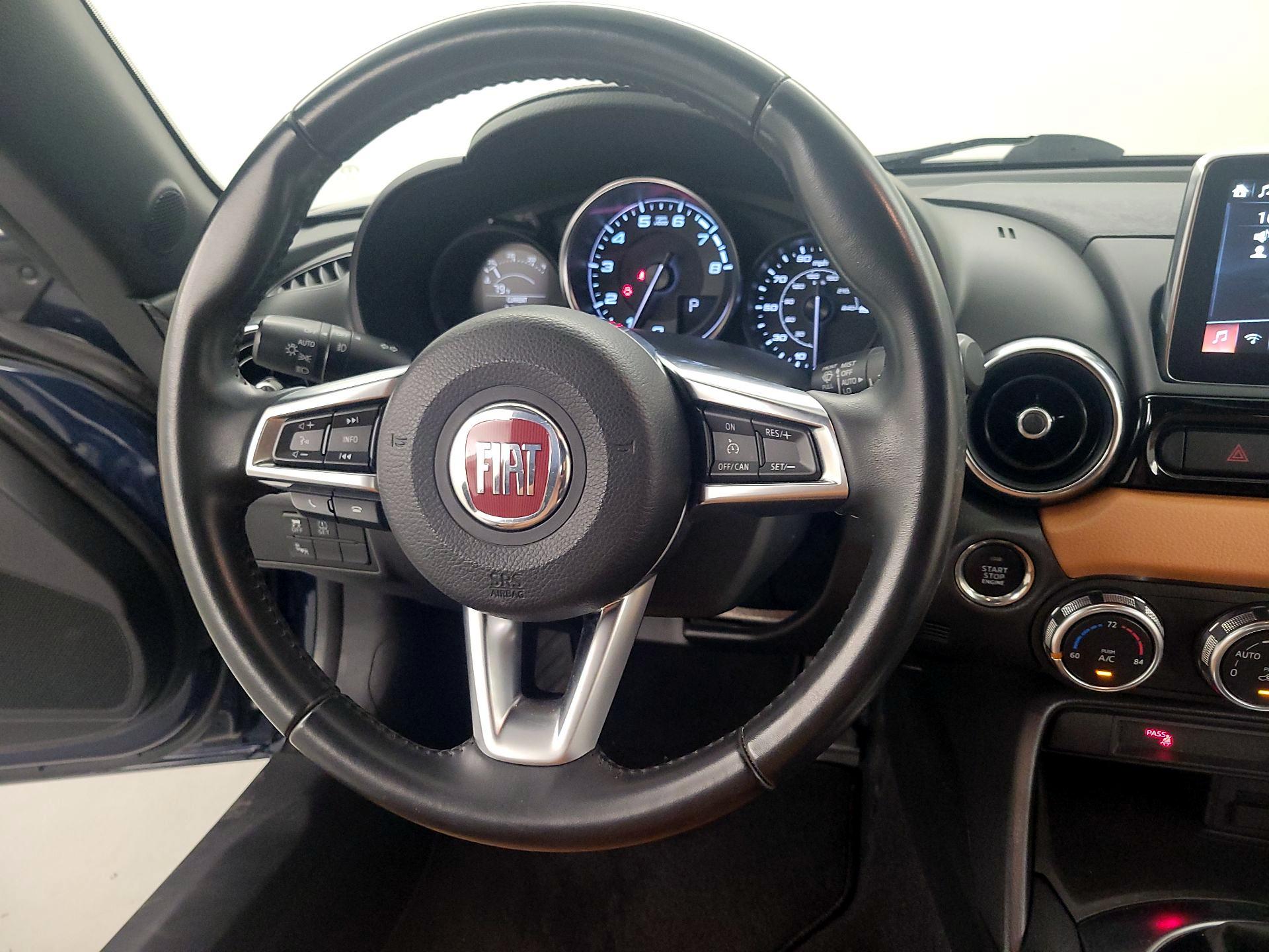 Thumbnail: 2018 Fiat 124 Spider - 10
