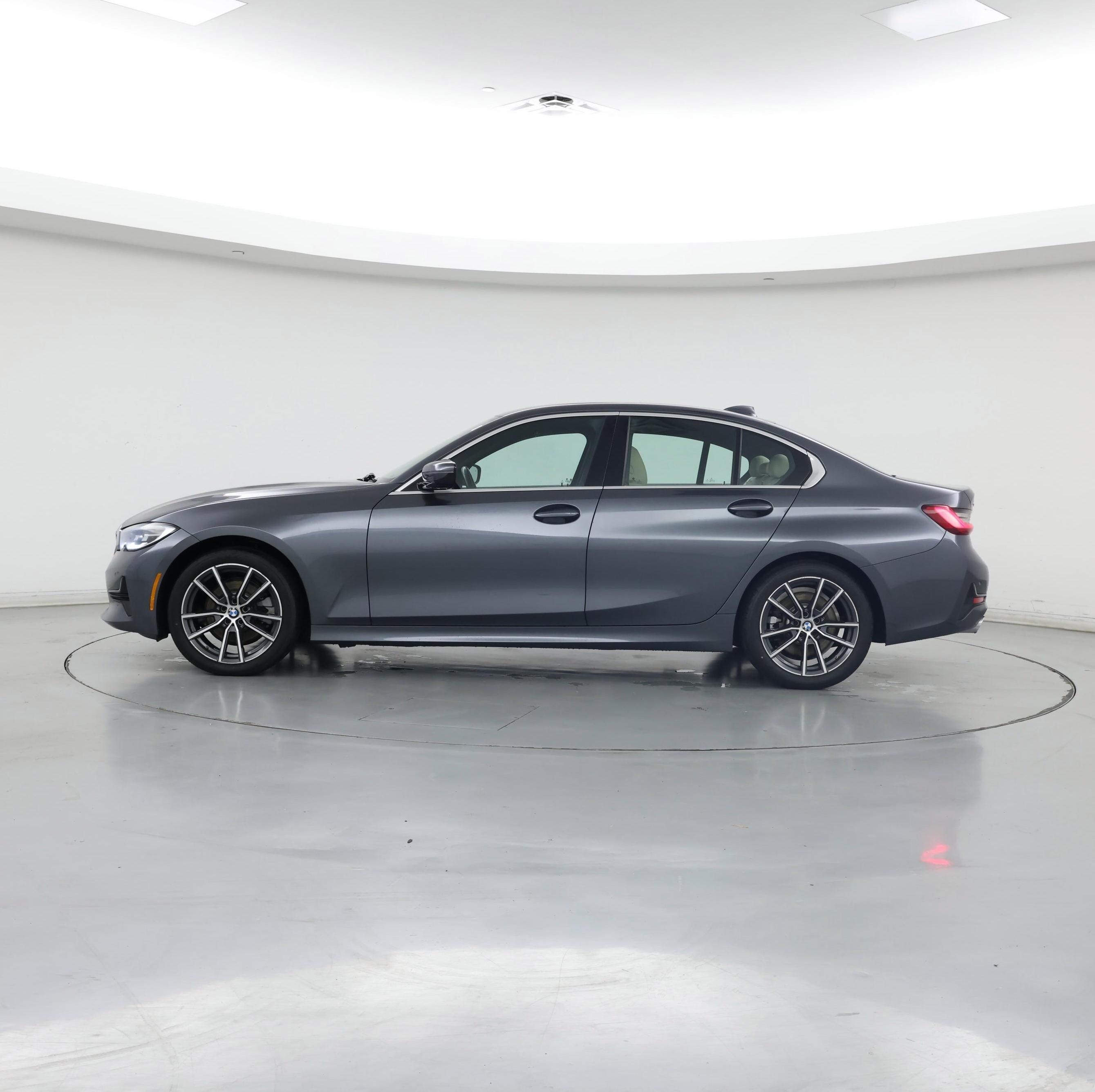 Thumbnail: 2021 BMW 3 Series - 3