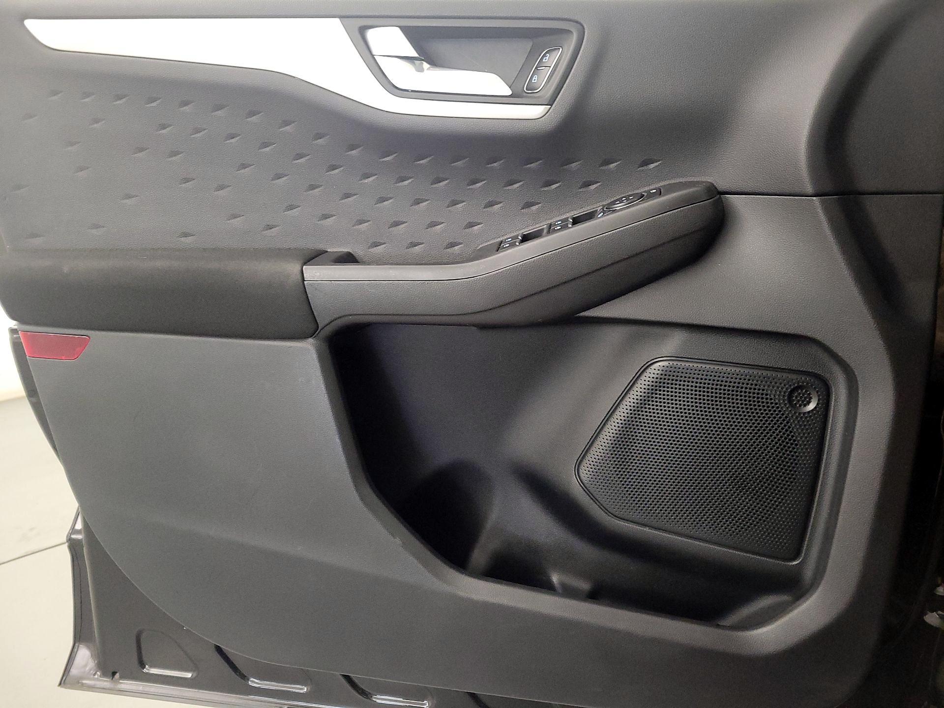 Thumbnail: 2020 Ford Escape - 12