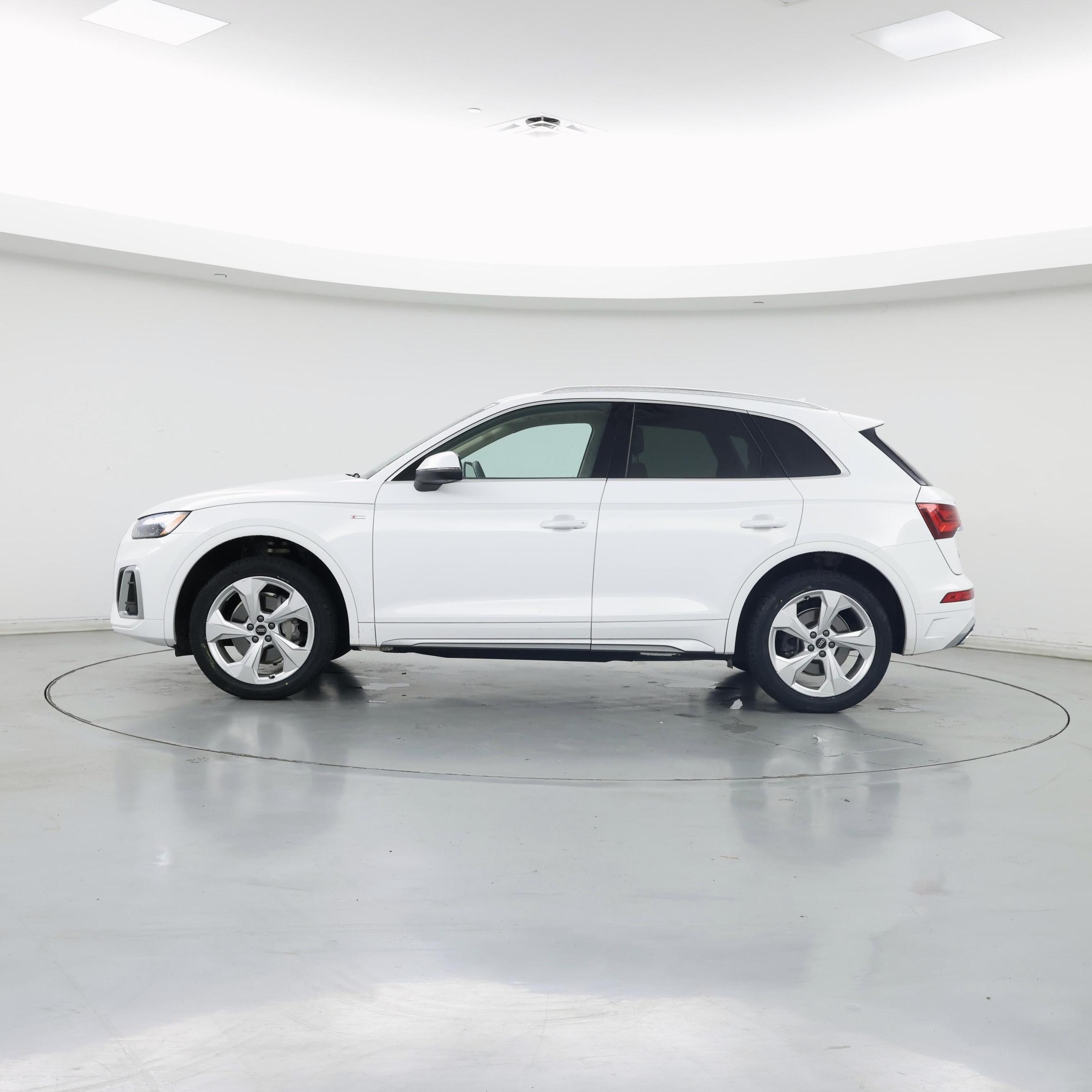 Thumbnail: 2022 Audi Q5 - 3