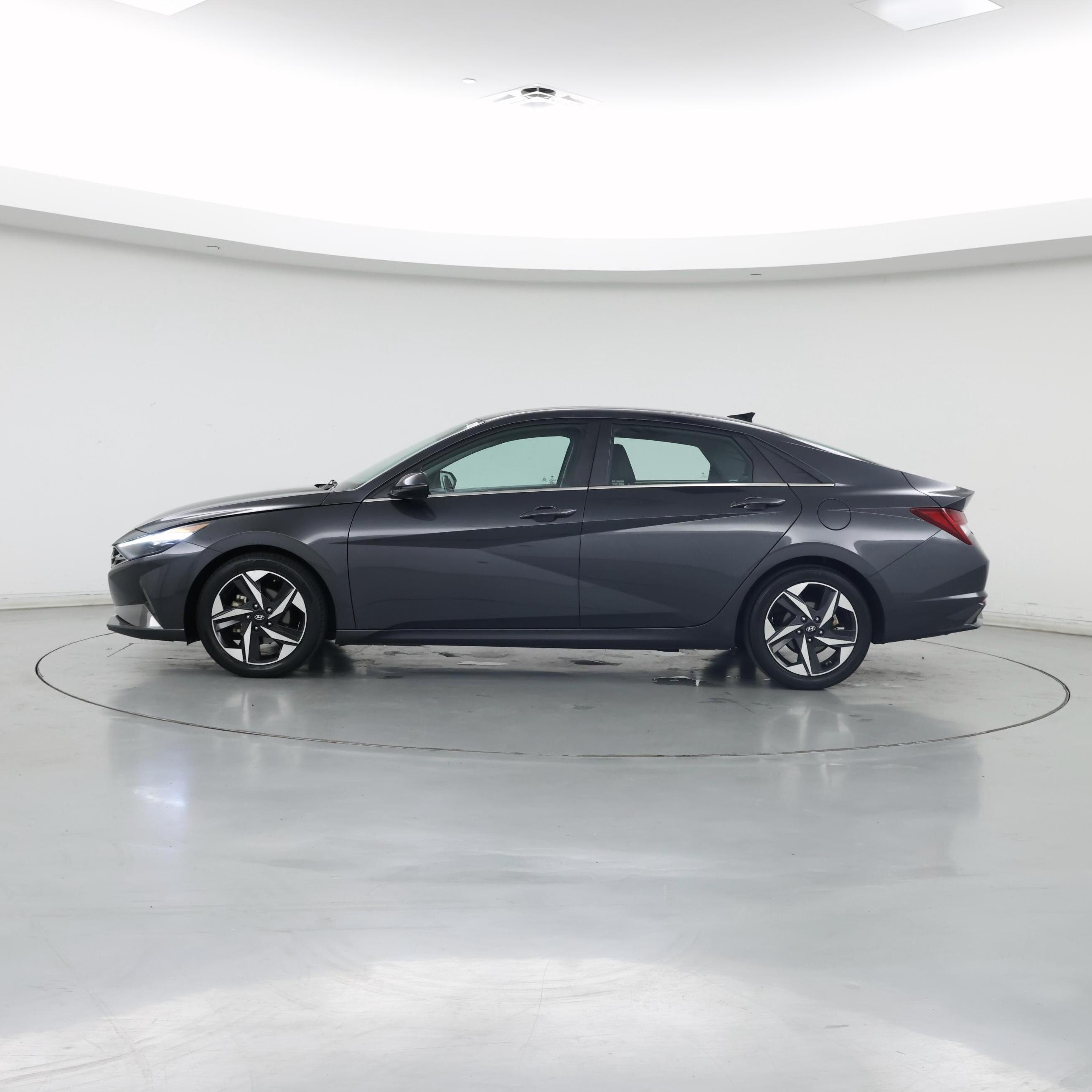 Thumbnail: 2022 Hyundai Elantra - 3