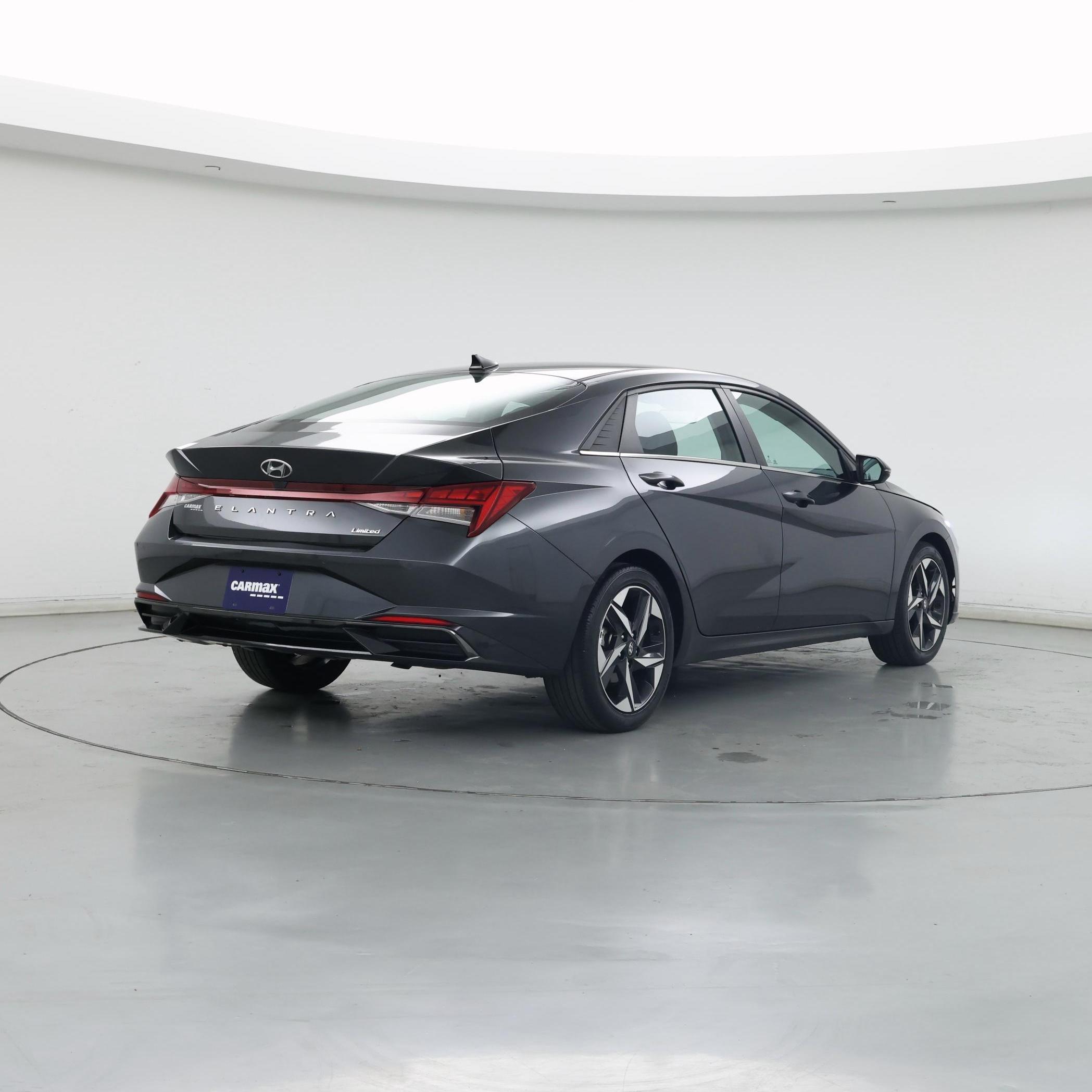 Thumbnail: 2022 Hyundai Elantra - 8