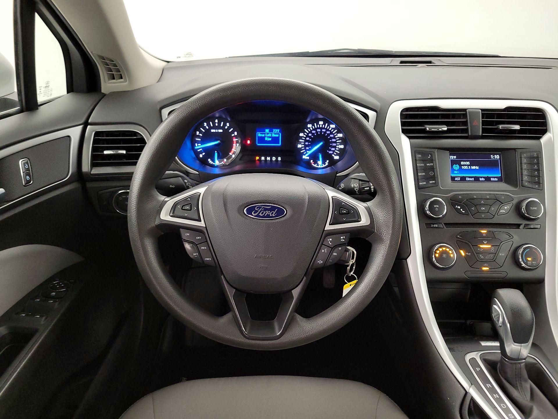 Thumbnail: 2016 Ford Fusion - 10