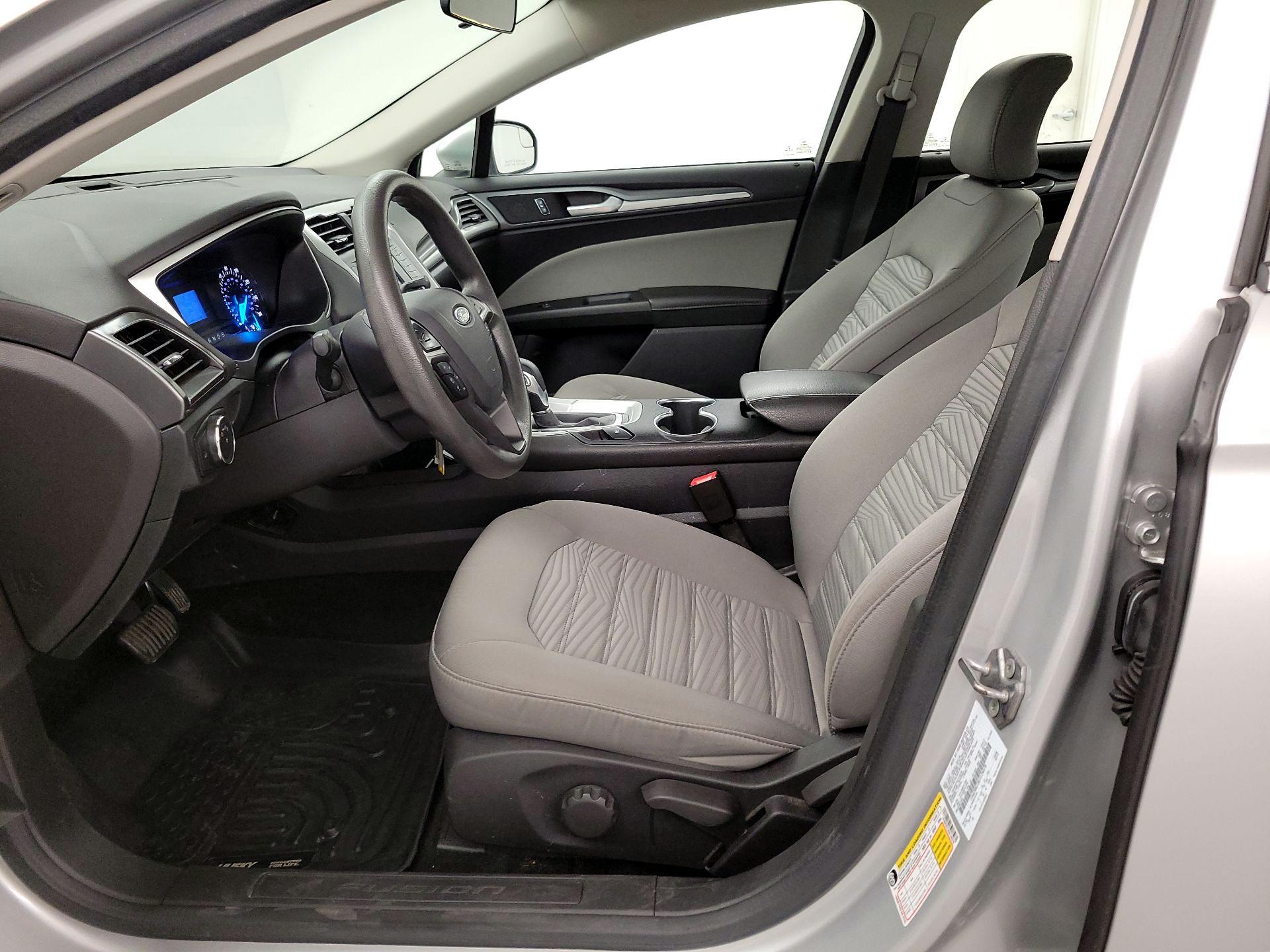Thumbnail: 2016 Ford Fusion - 11