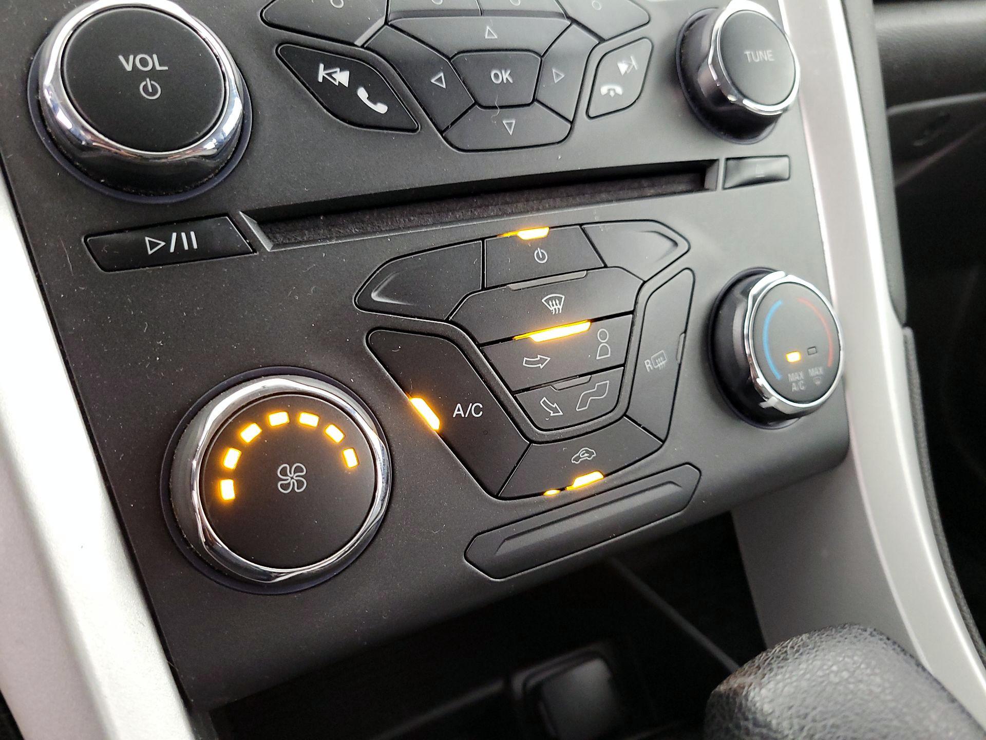 Thumbnail: 2016 Ford Fusion - 16