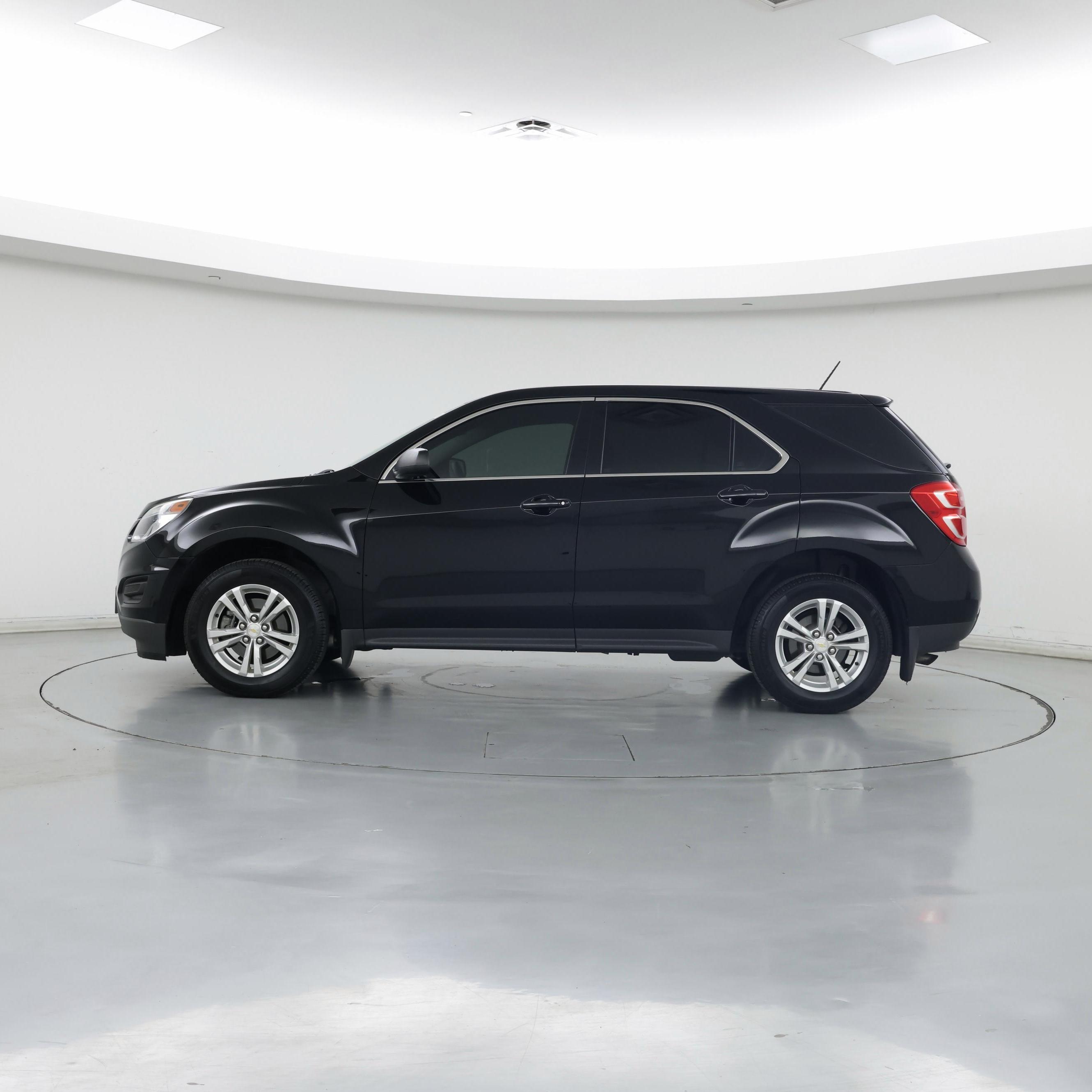 Thumbnail: 2017 Chevrolet Equinox - 3