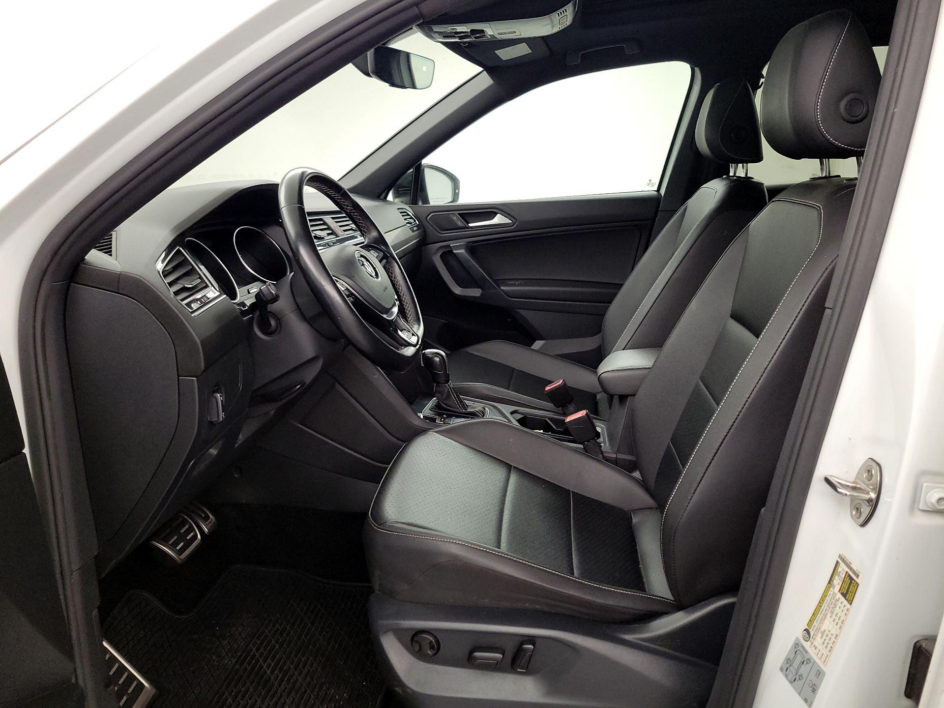 Thumbnail: 2021 Volkswagen Tiguan - 11